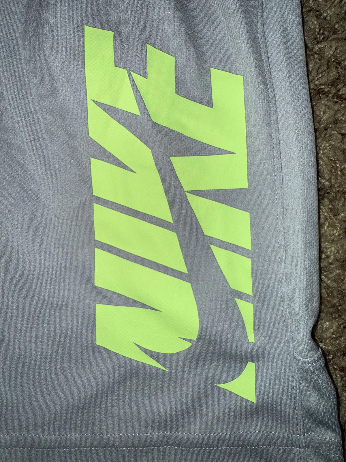Nike Nike Big Kids (Boy’s) Amplified Logo Dri-Fit Training Shorts Size US 26 / EU 42 - 2 Thumbnail