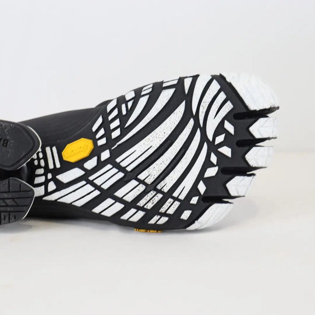 Balenciaga o1rshd1 Q:2 / Flex Five Toe Socks Boots in Black/white Size US 8 / EU 41 - 13 Thumbnail