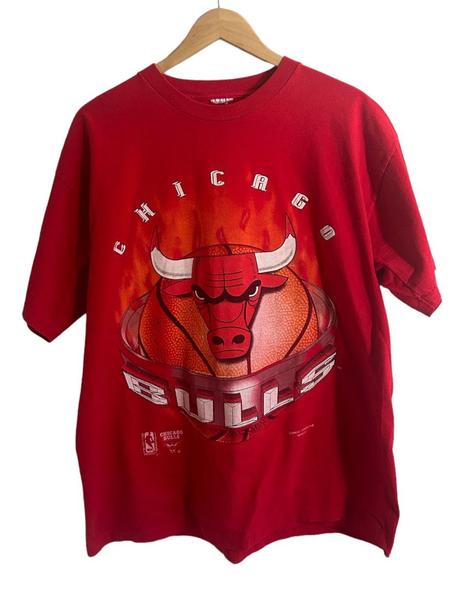 NBA × Vintage Vintage Chicago Bulls X Magic Johnson Tee Size US XL / EU 56 / 4 - 1 Thumbnail