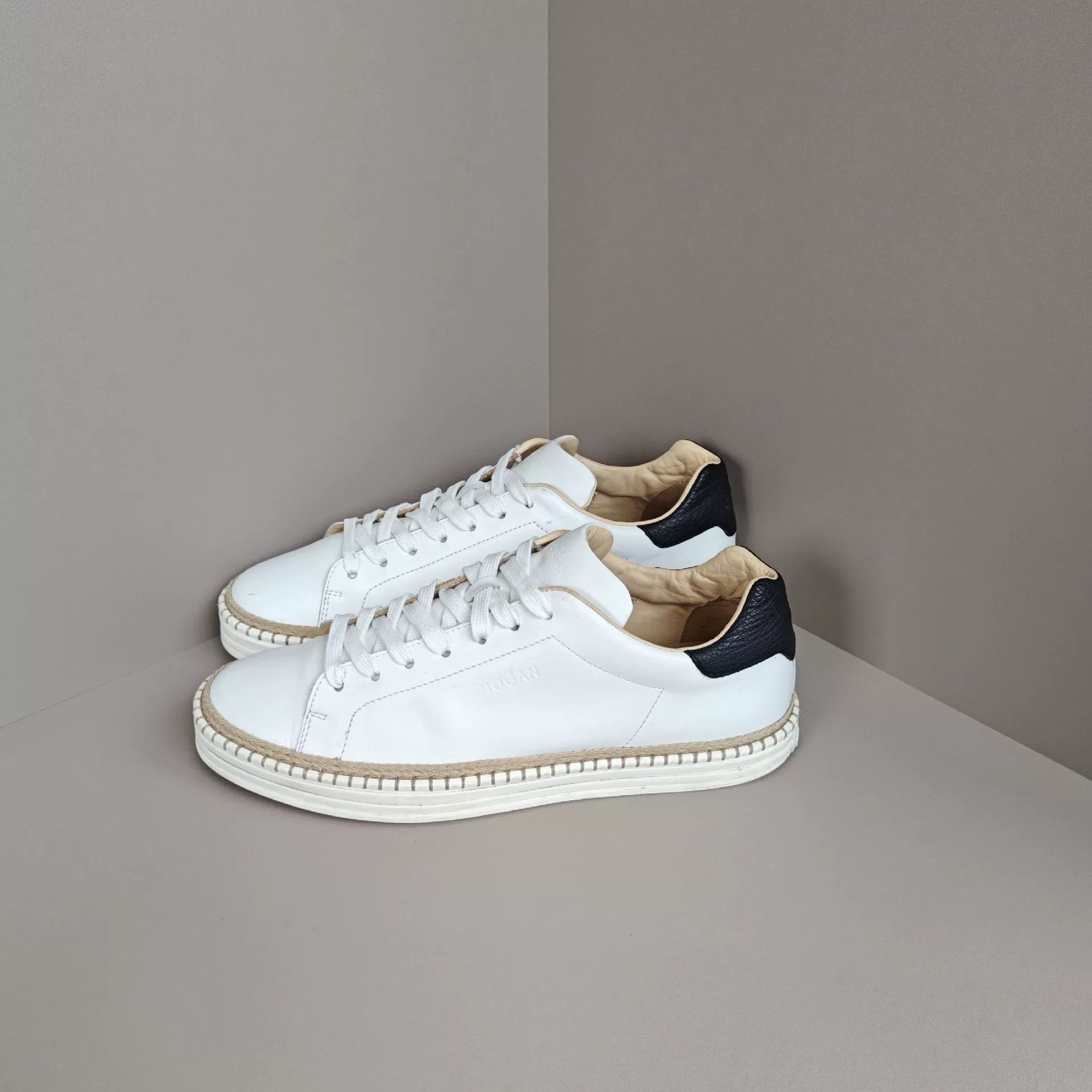Hogan Hogan Retro Lowtop Sneakers 9 Men Size US 9 / EU 42 - 1 Thumbnail