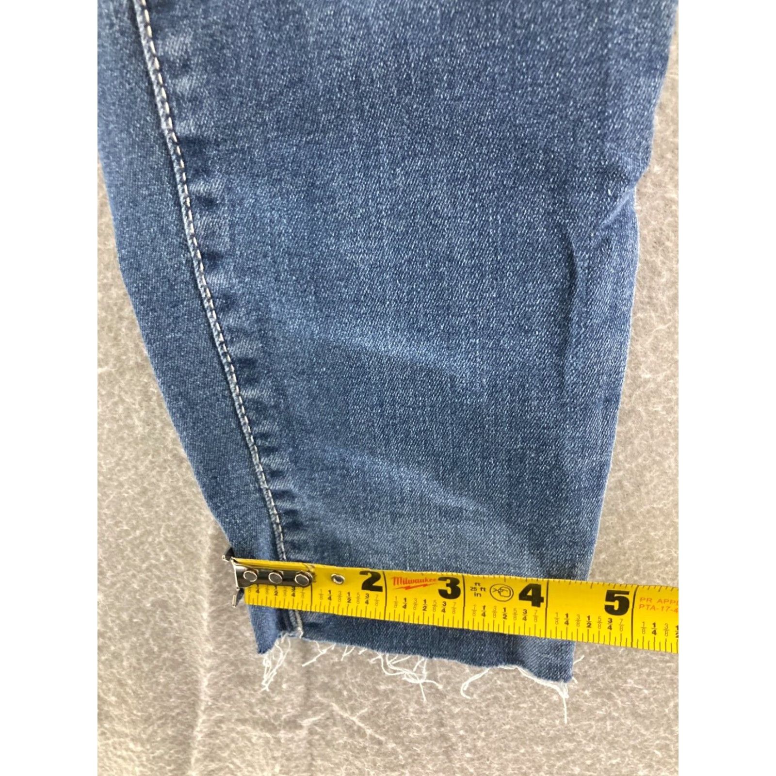 True Religion True Religion Jeans Womens 26 Mid Rise Super Skinny Jennie Raw Hem Blue Denim 5-Pocket Design Size 26" / US 2 / IT 38 - 6 Thumbnail