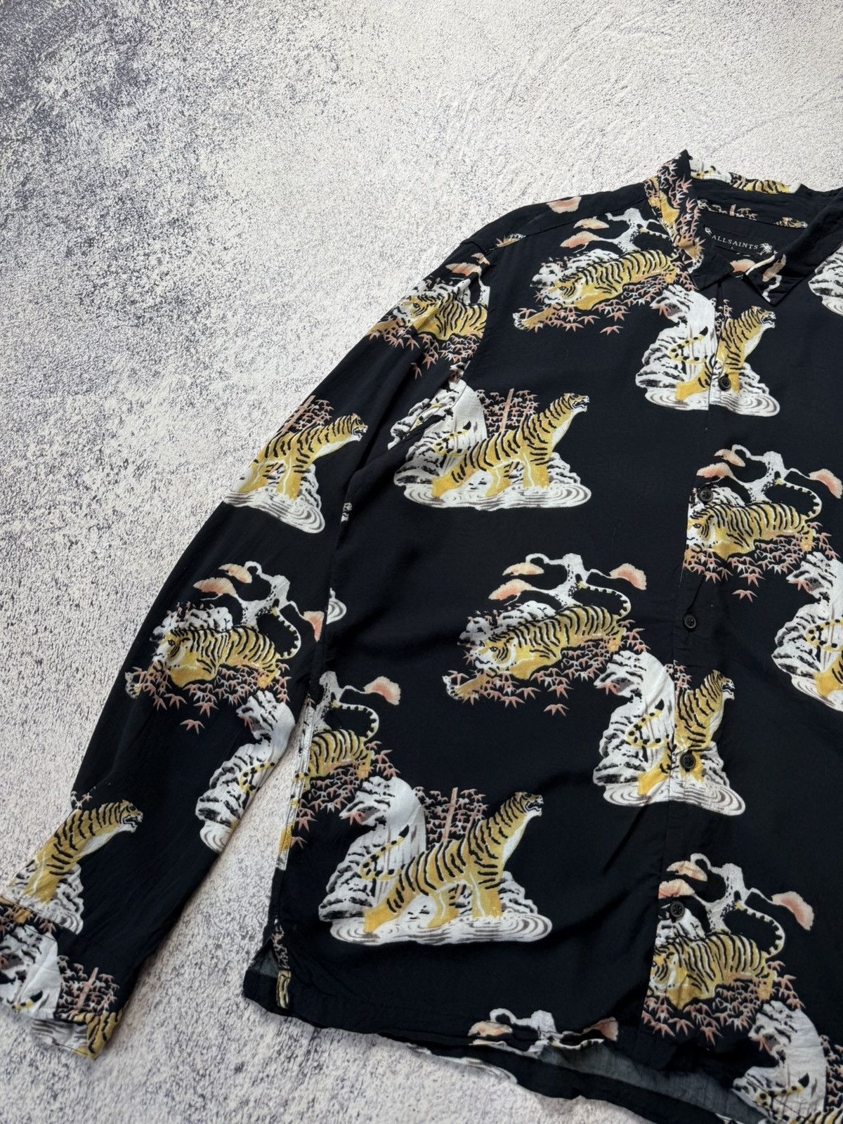 Allsaints Vintage Allsaints Viscose Tiger Crazy Print Y2K Hawaii Shirt Size US L / EU 52-54 / 3 - 11 Thumbnail