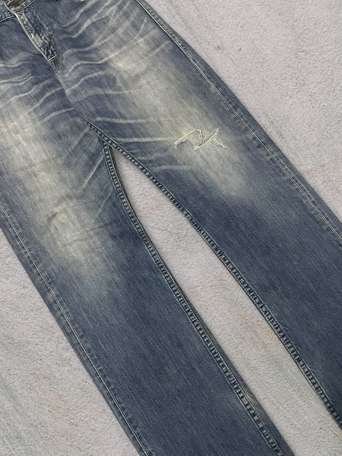 Levi's Vintage Clothing Vintage Levi’s 202 Back Buckle Distressed Blue Wash Jeans Size US 31 - 6 Thumbnail