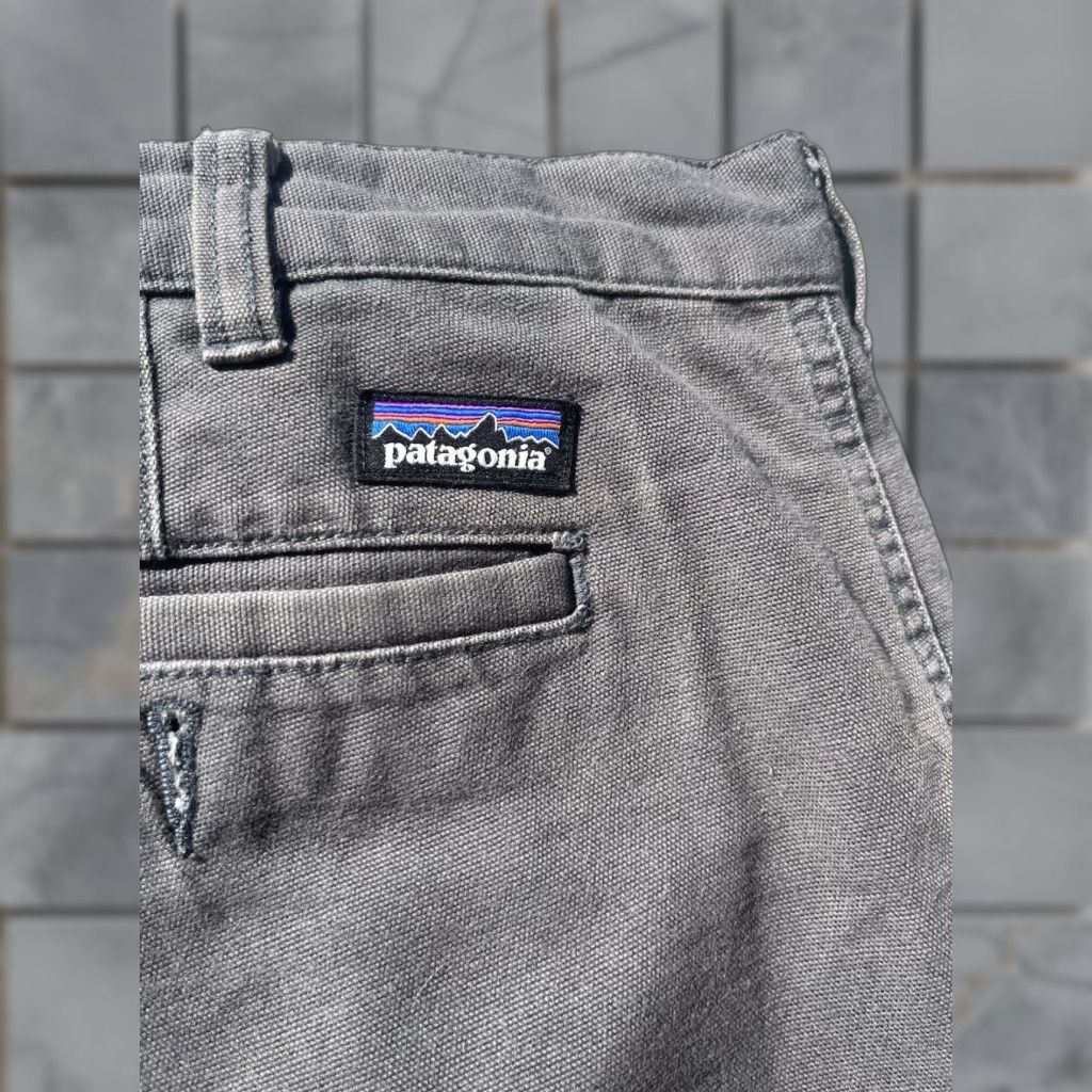 Patagonia VINTAGE Patagonia Pants Gray Solid 40 Flat Front Regular 32in Inseam 5-Pocket Chino Mens Size US 40 / EU 56 - 1 Thumbnail