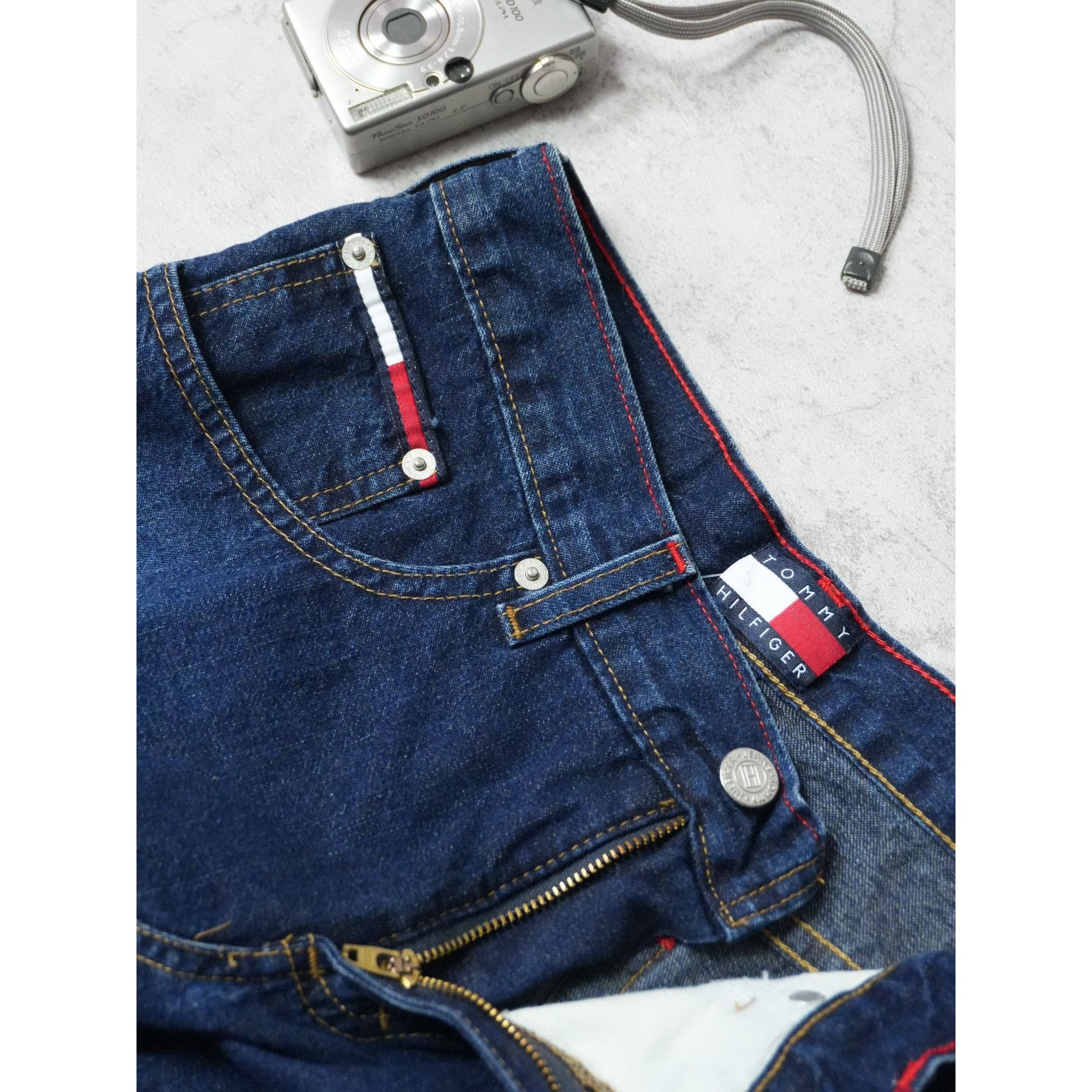 Tommy Hilfiger Vintage 90s Tommy Hilfiger Dark Denim Skirt Size 30" / US 8 / IT 44 - 4 Thumbnail