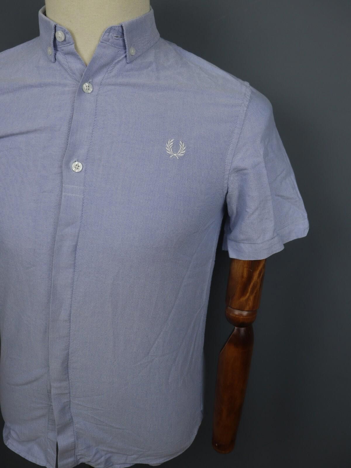 Fred Perry Fred Perry Blue Embroidered Button Down Shirt Size S Size US S / EU 44-46 / 1 - 5 Thumbnail