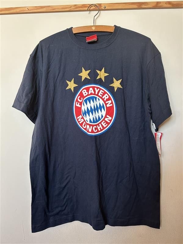 Other T - Shirt - BAYERN MUNICH FC - M - NEW with tags Size US L / EU 52-54 / 3 - 1 Thumbnail