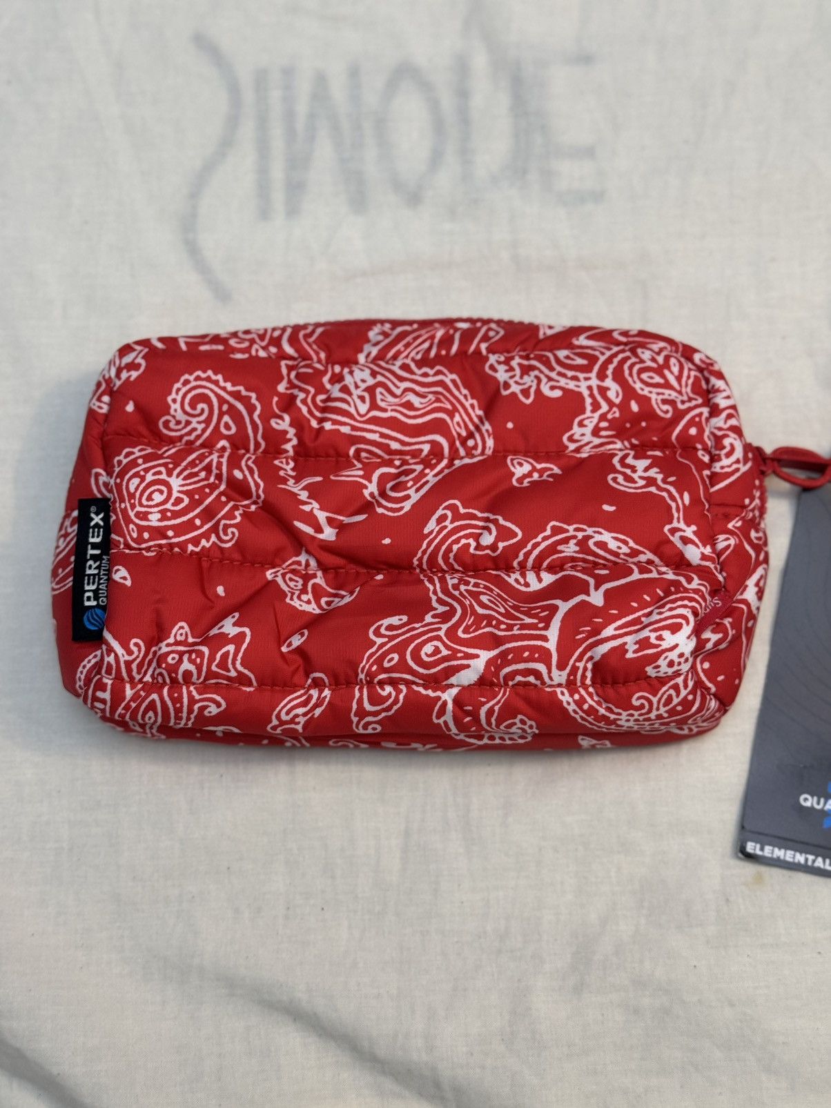 Supreme Supreme Puffer Pouch 'Red Paisley' Size ONE SIZE - 2 Thumbnail