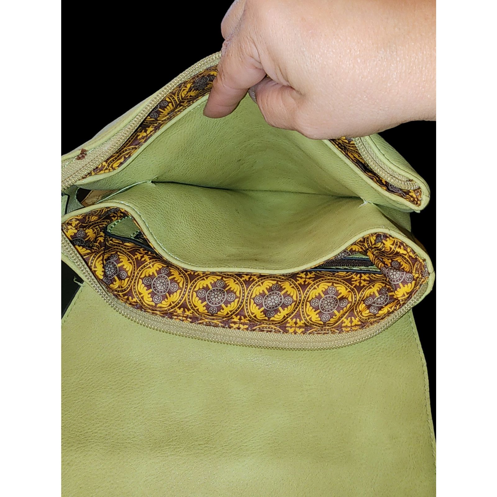 Unknown London Unbranded lime green faux-leather crossbody bag Size ONE SIZE - 4 Thumbnail