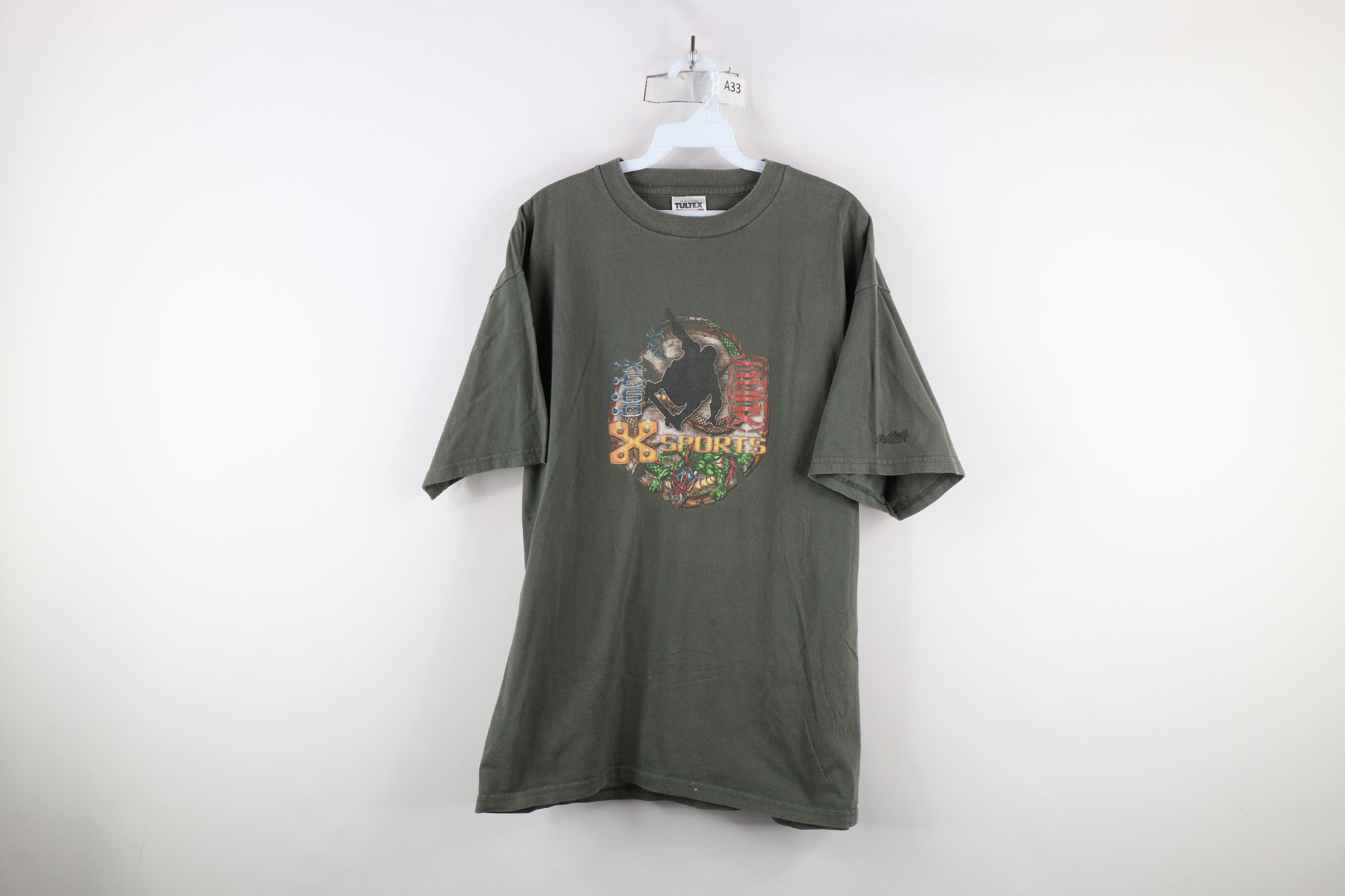 Vintage Vintage 90s Y2K Streetwear Dragon Skateboard T-Shirt Green Size US XL / EU 56 / 4 - 1 Thumbnail