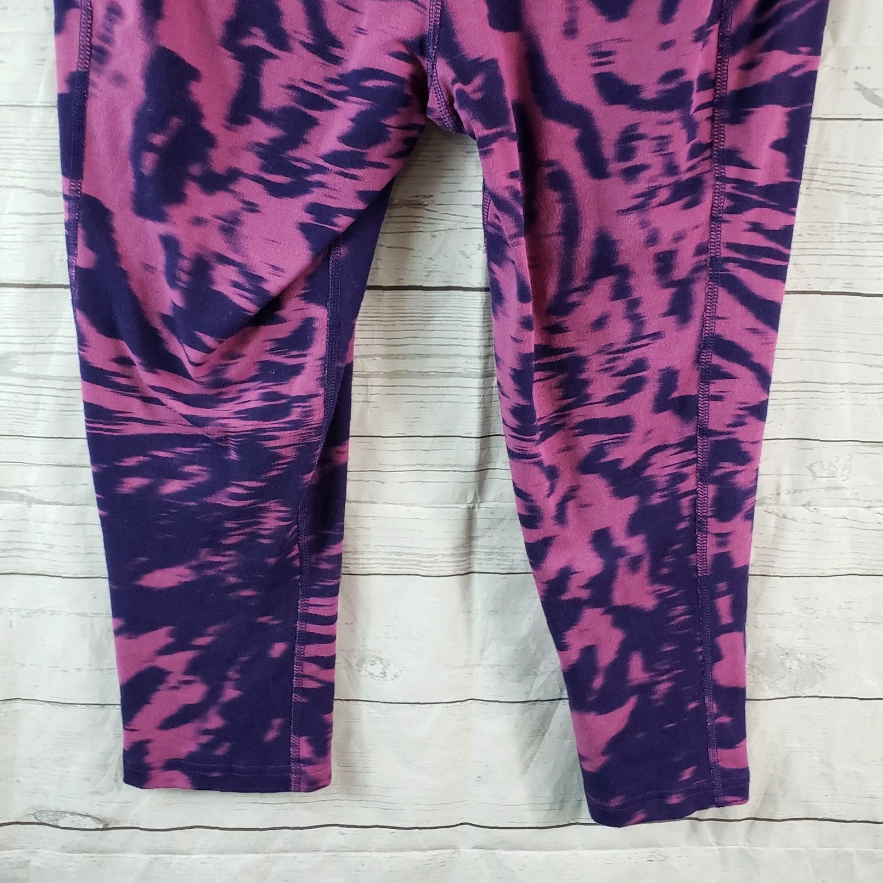 Nike Nike Womens Capri Leggings Size M Purple Mid Rise Cotton Blend Size 32" / US 10 / IT 46 - 5 Thumbnail