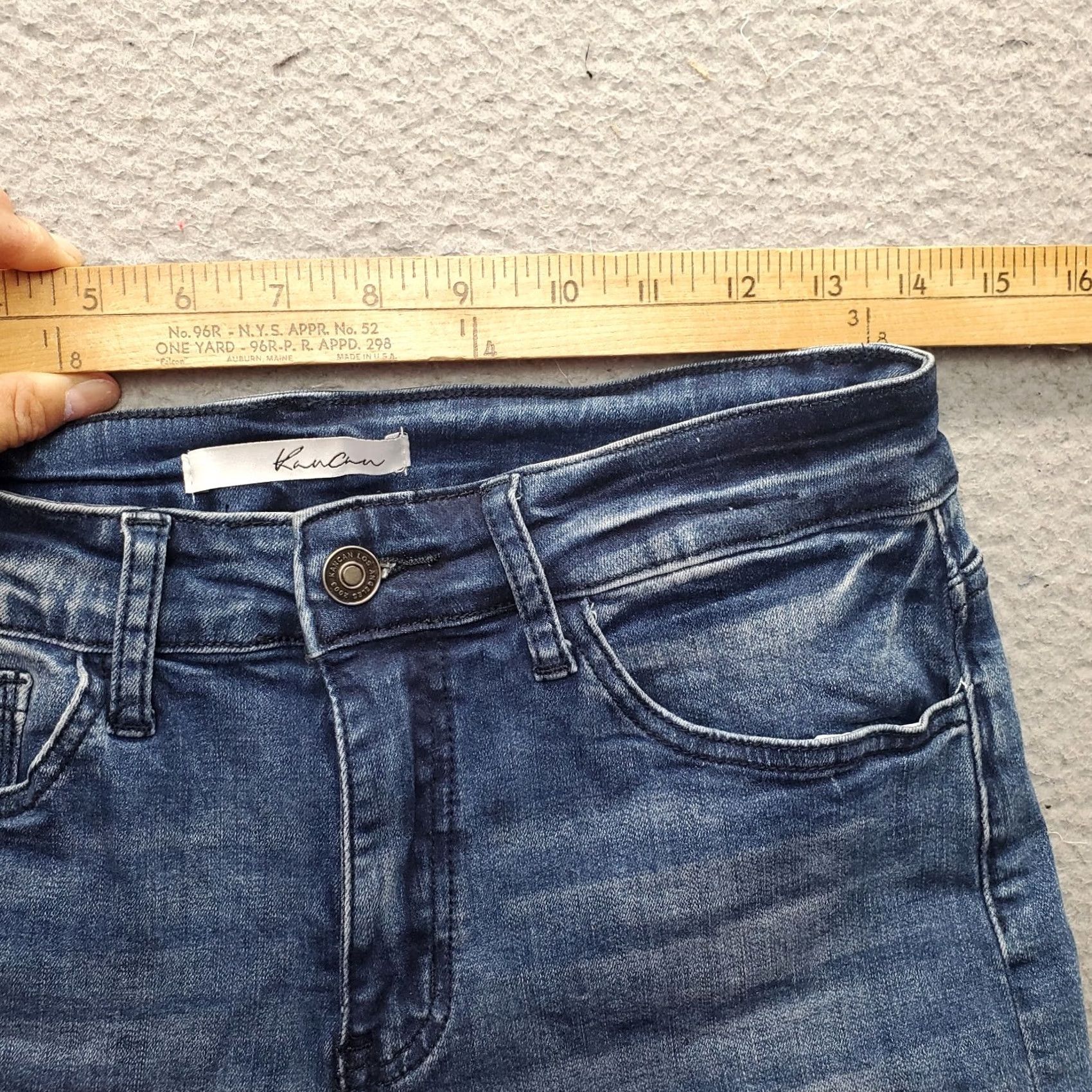 Vintage KanCan Jeans Shorts Womens Size 9/28 Blue Denim 5-Pocket Design Cuffed Hem, Jean Shorts, Denim, Size 9, 28W, Blue, 2.25 Inseam, 5-Pocket Size 30" / US 8 / IT 44 - 4 Thumbnail