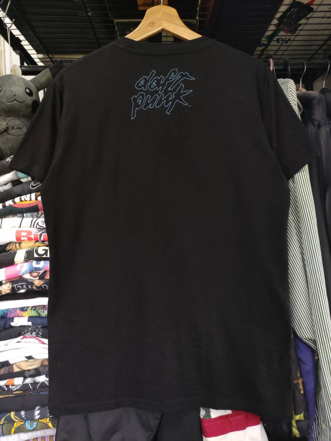 Band Tees Daft Punk x Disney " Tron Legacy " Movie Promo T-Shirt Size US M / EU 48-50 / 2 - 2 Thumbnail