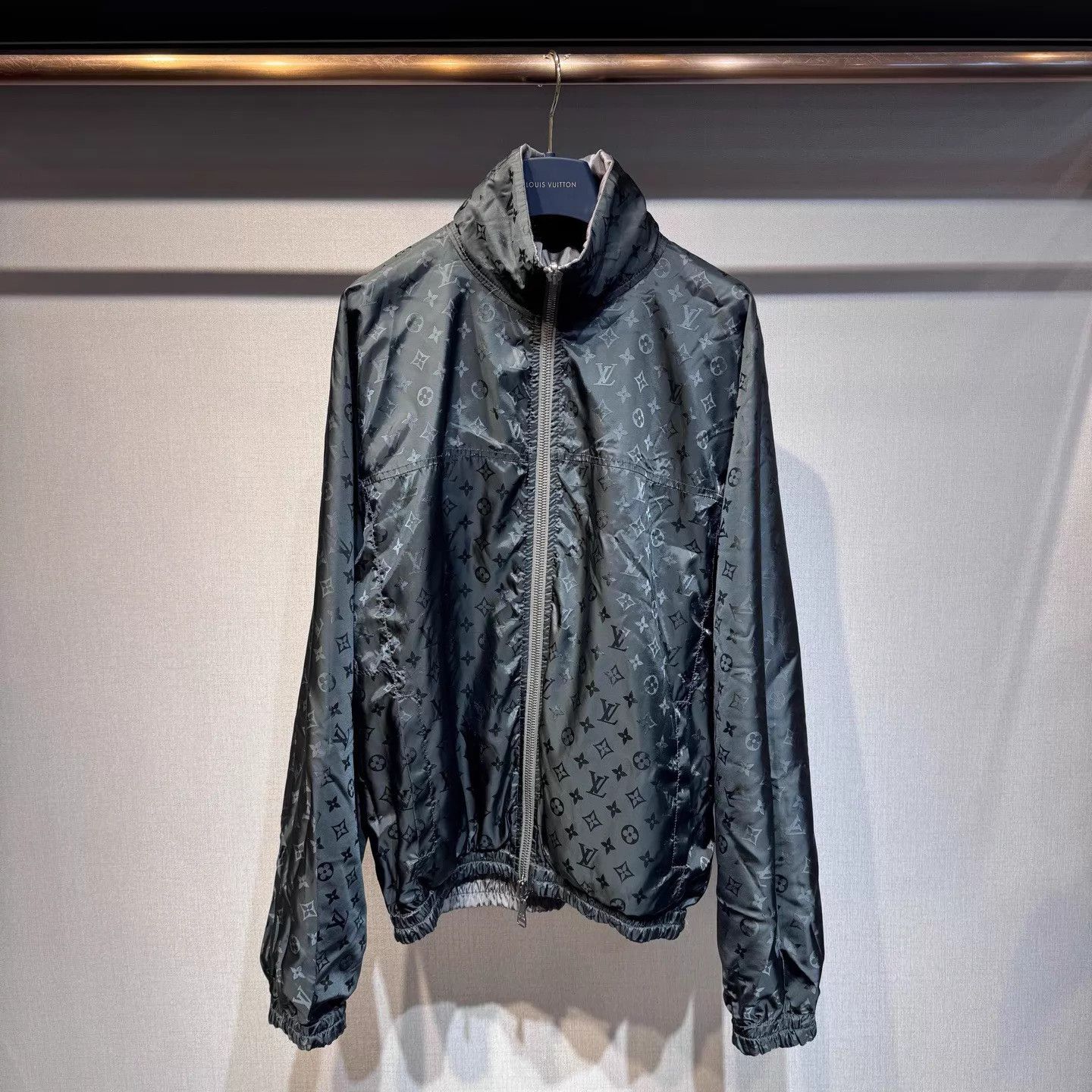 Louis Vuitton Louis Vuitton Reversible Gray Monogram Jacket 46 New Size US S / EU 44-46 / 1 - 1 Thumbnail