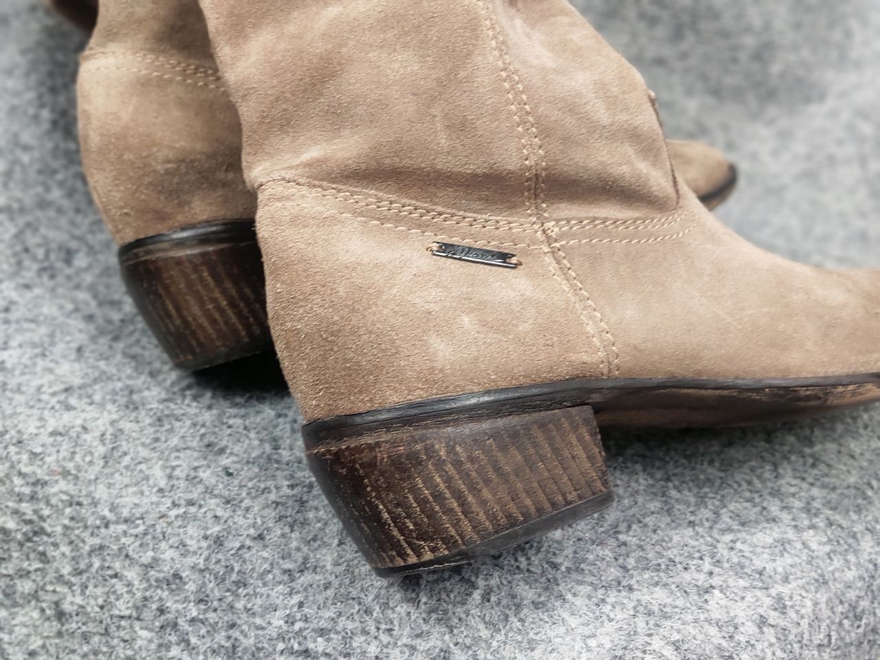 Diesel Vintage Diesel Beige Logo Suede Leather Cowboy Biker Boots Size US 10 / IT 40 - 16 Thumbnail
