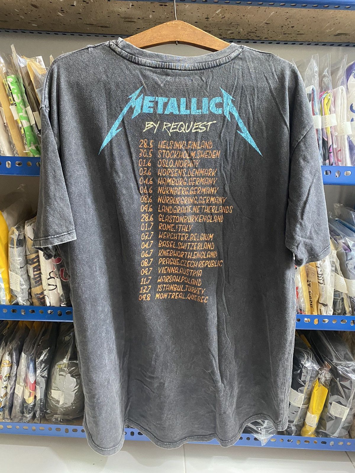 Band Tees METALLICA TOUR TSHIRT Size US L / EU 52-54 / 3 - 5 Thumbnail