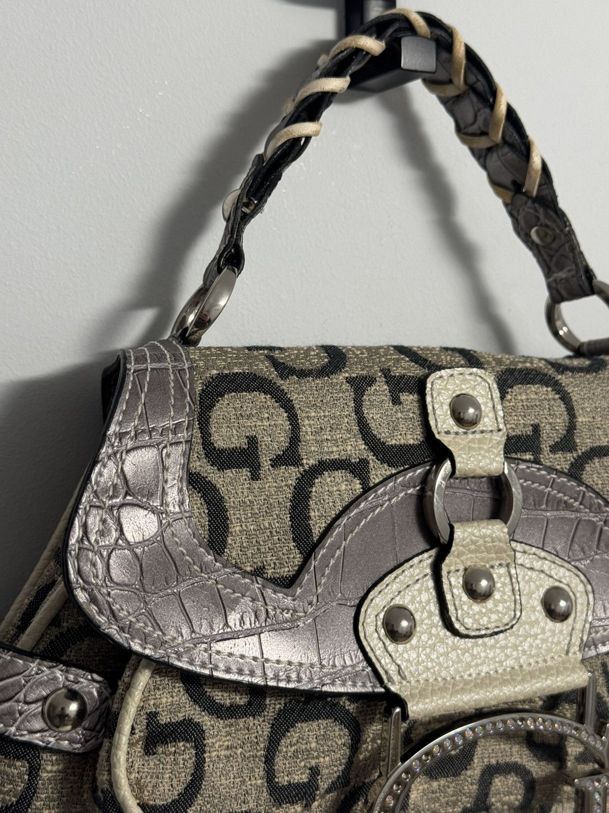 Guess Vintage Guess Y2K 2000s Beige Monogram Cross Body Bag Size ONE SIZE - 5 Thumbnail