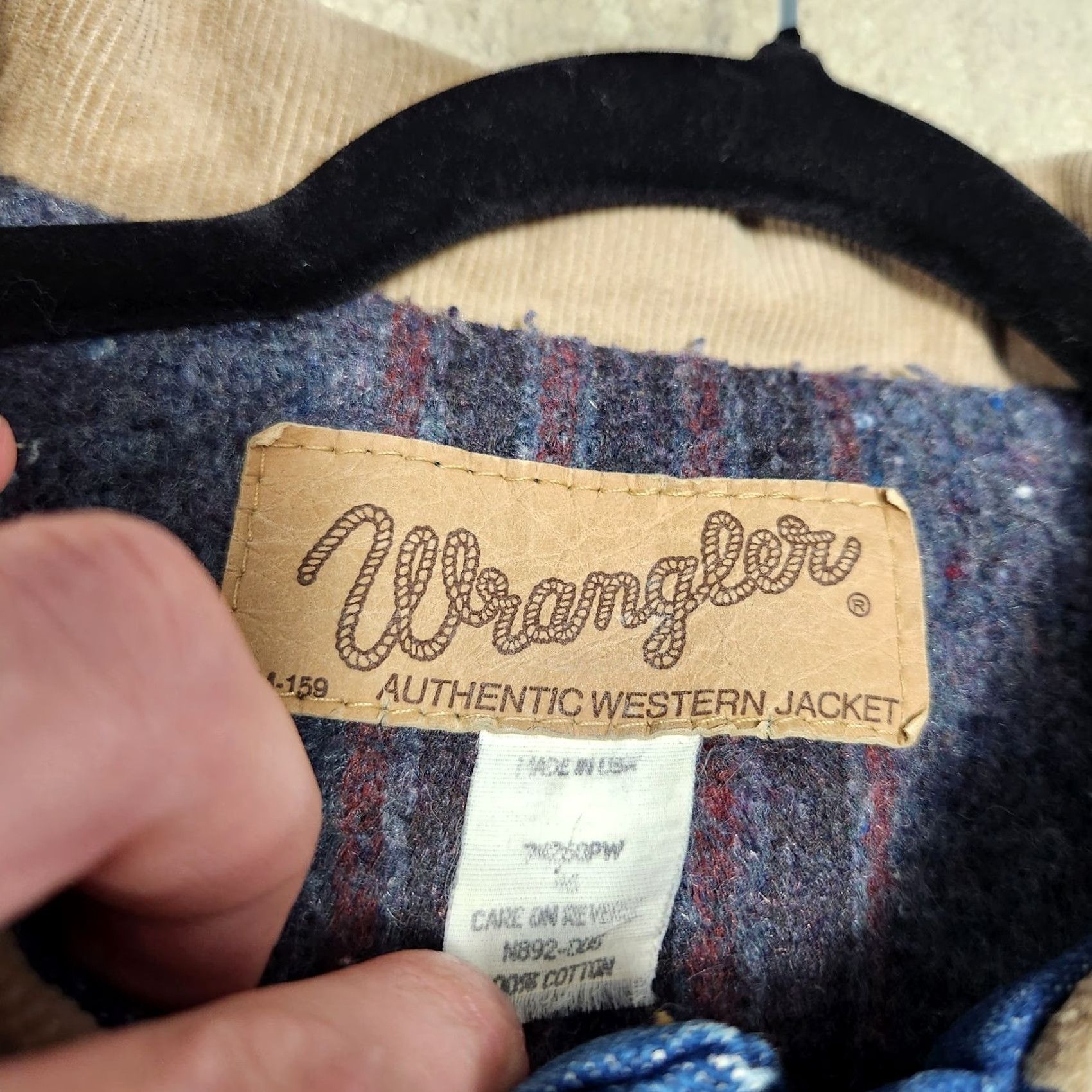 Wrangler VINTAGE Wrangler Denim Trucker Jacket Men 46 Denim Jacket Blue 80s USA Western Rodeo Lined Cardigan Bomber Style Jacket Mens Size 46 Size US S / EU 44-46 / 1 - 6 Thumbnail