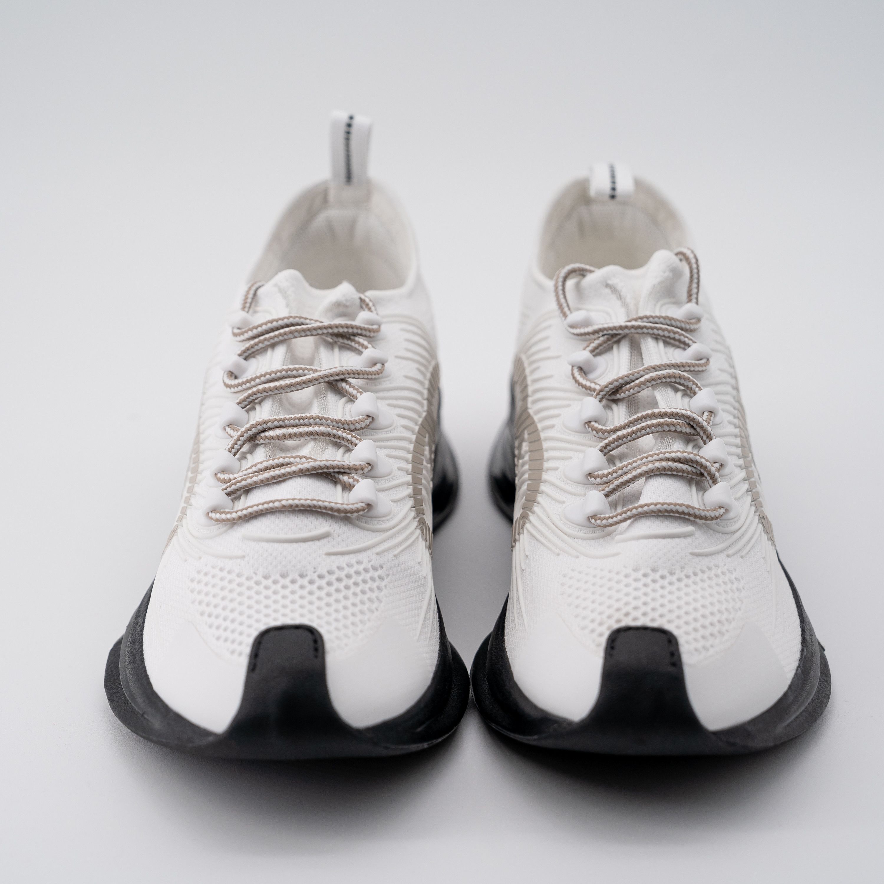 Gucci 12G 12.5 US Gucci Run Sneaker White Black Knit Sneakers Size US 12.5 / EU 45-46 - 2 Thumbnail