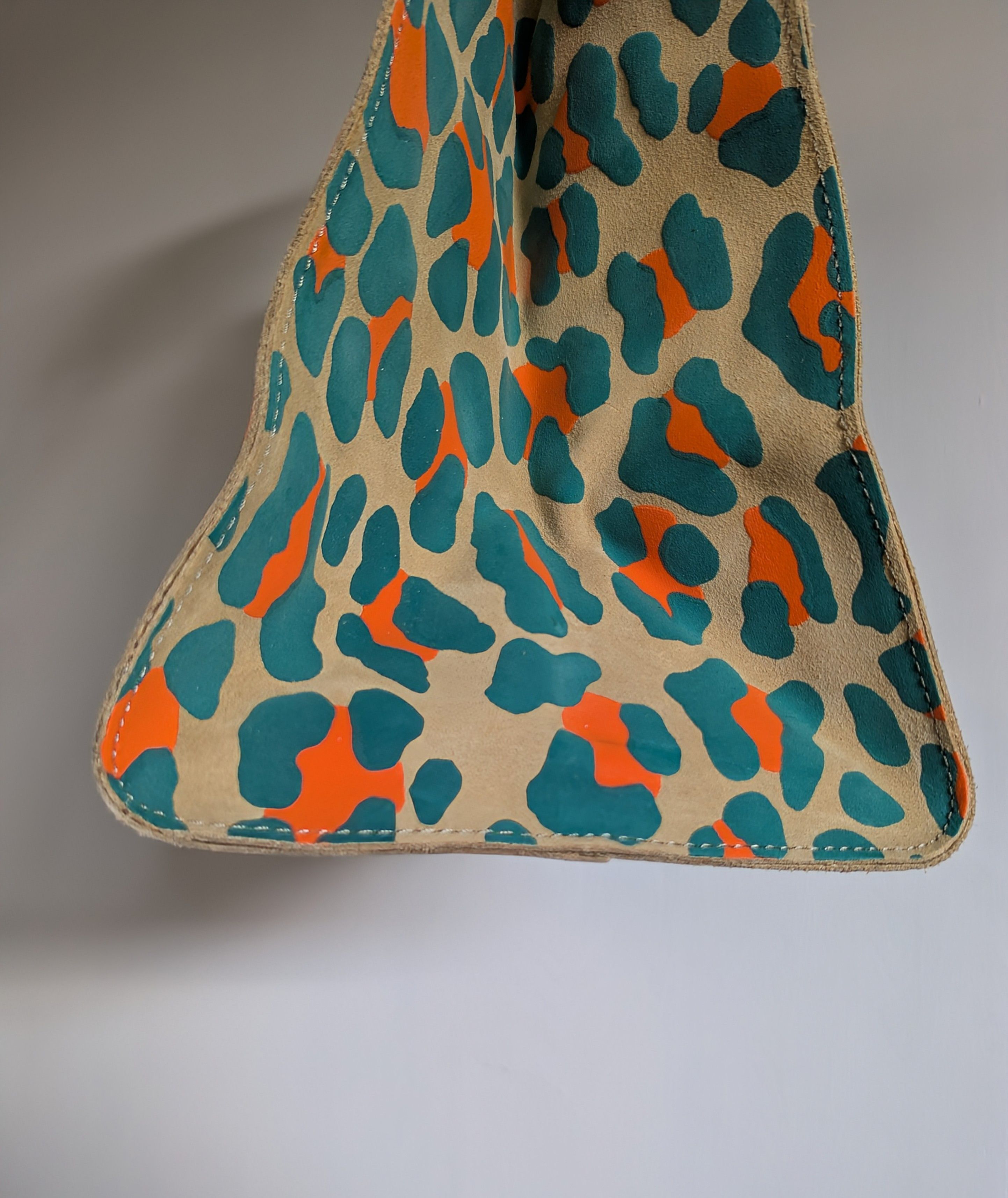 Clare V. Clare V. Simple Cheetah Animal Leopard Tote Bag Neon Cat Size ONE SIZE - 9 Thumbnail