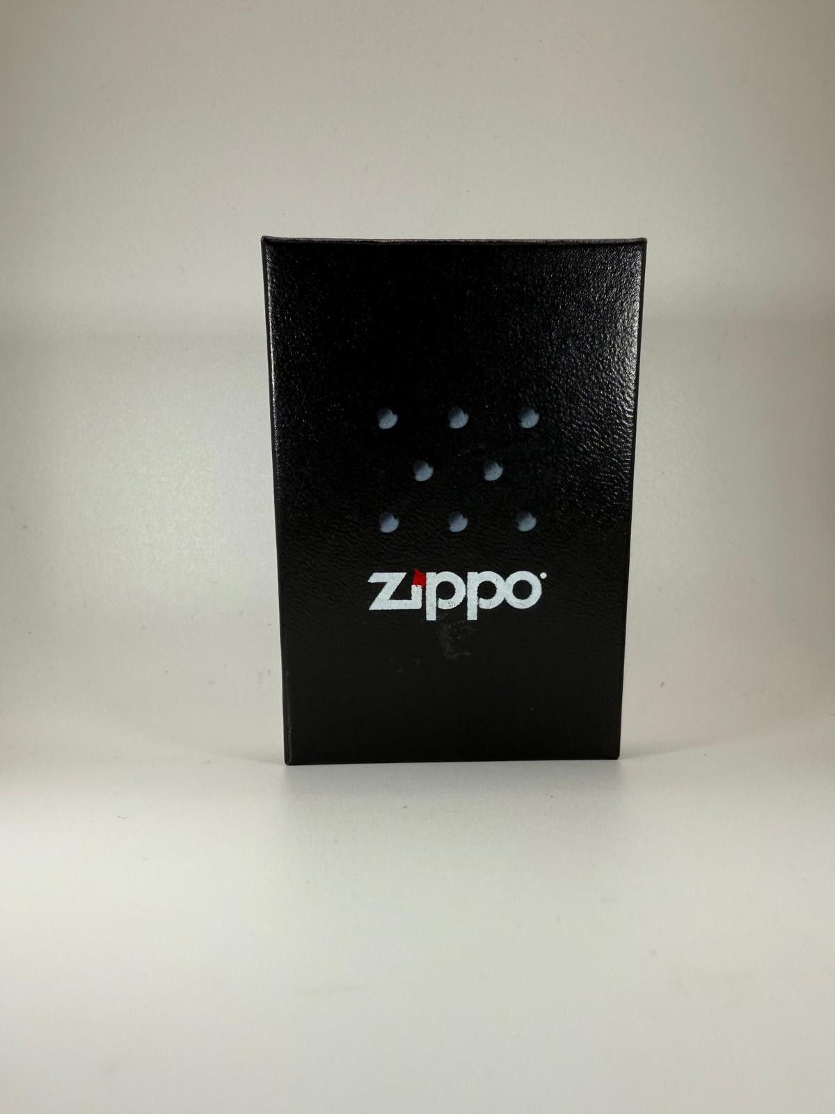 Zippo 90's Zippo Realtree Camo Fort McMurray Windproof Lighter Size ONE SIZE - 4 Thumbnail