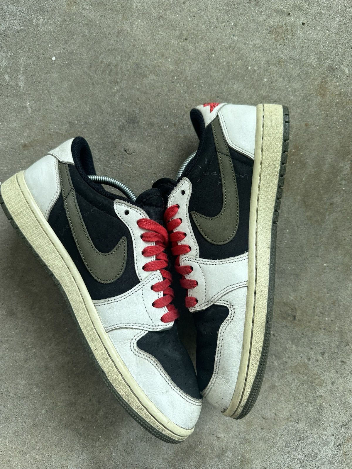 Jordan Brand × Travis Scott Air Jordan 1 Retro Low Travis Scott Olive size 9w 7.5m Size US 7.5 / EU 40-41 - 2 Thumbnail