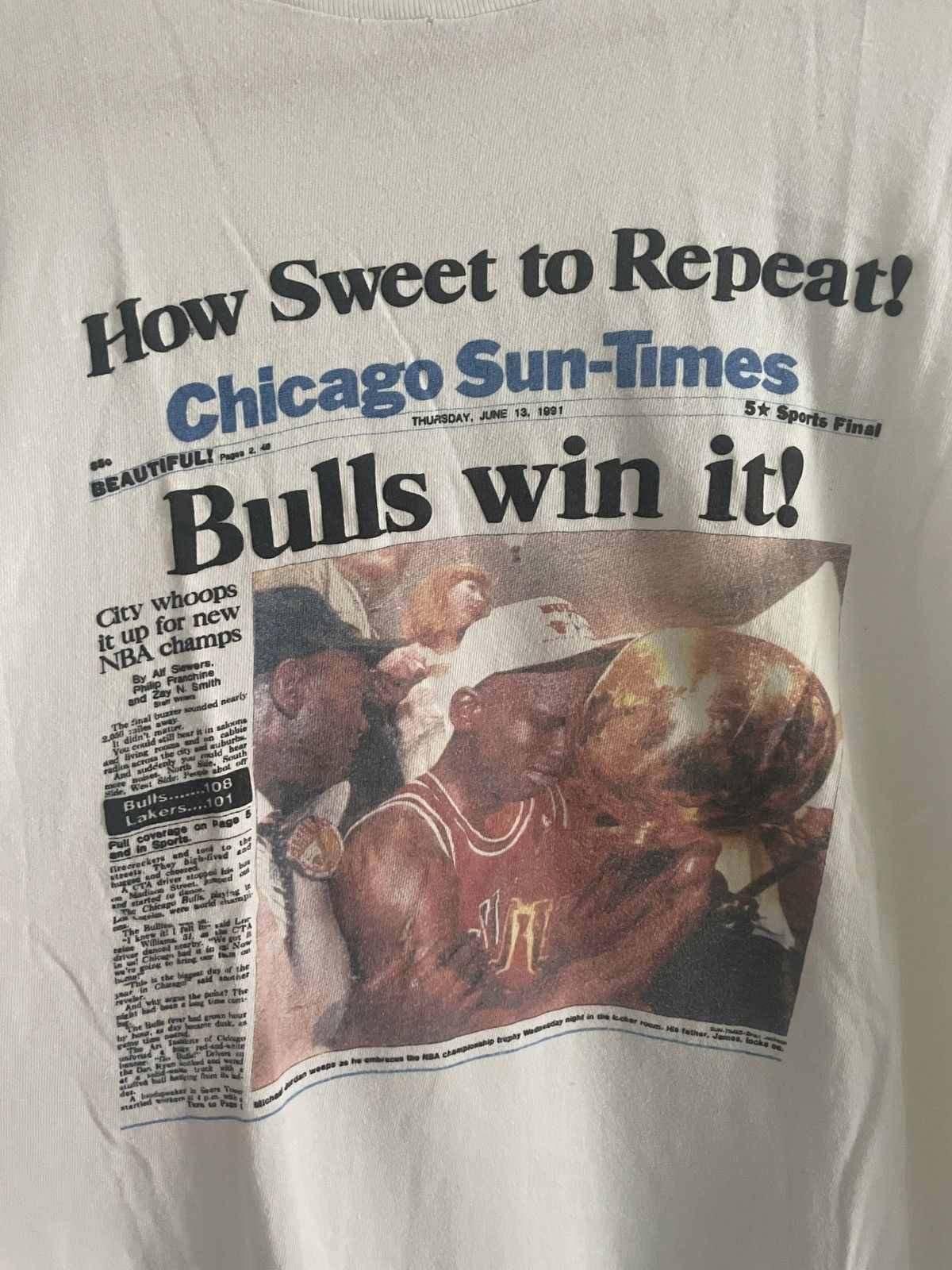 Hanes × Jordan Brand × Vintage Vintage 1990s Chicago Bulls Championship Tee Size US L / EU 52-54 / 3 - 2 Thumbnail