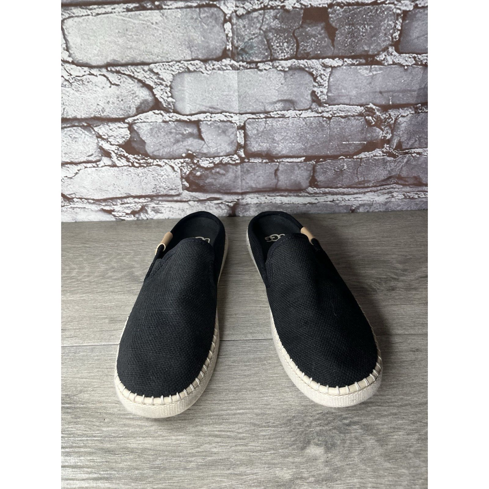 Ugg Ugg Black Delu Sneakers Canvas Slip On Mules Shoes Women’s S Size US 6 / IT 36 - 15 Thumbnail