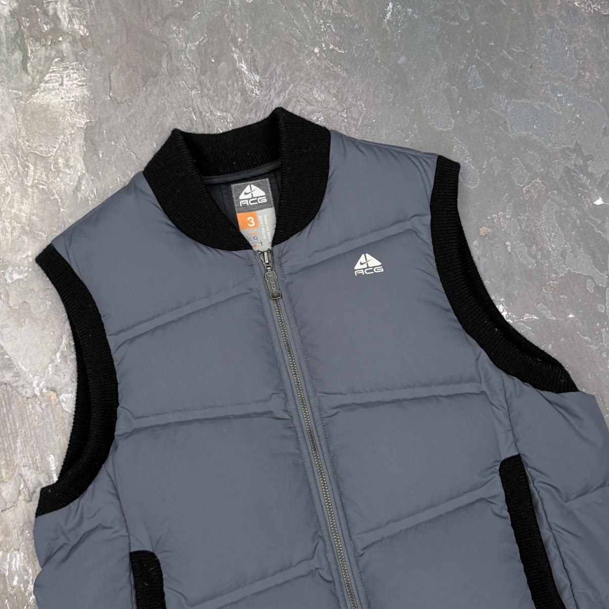 Nike ACG Nike ACG Vintage 2000s Technical Gorpcore Puffer Zip Vest Size US M / EU 48-50 / 2 - 3 Thumbnail