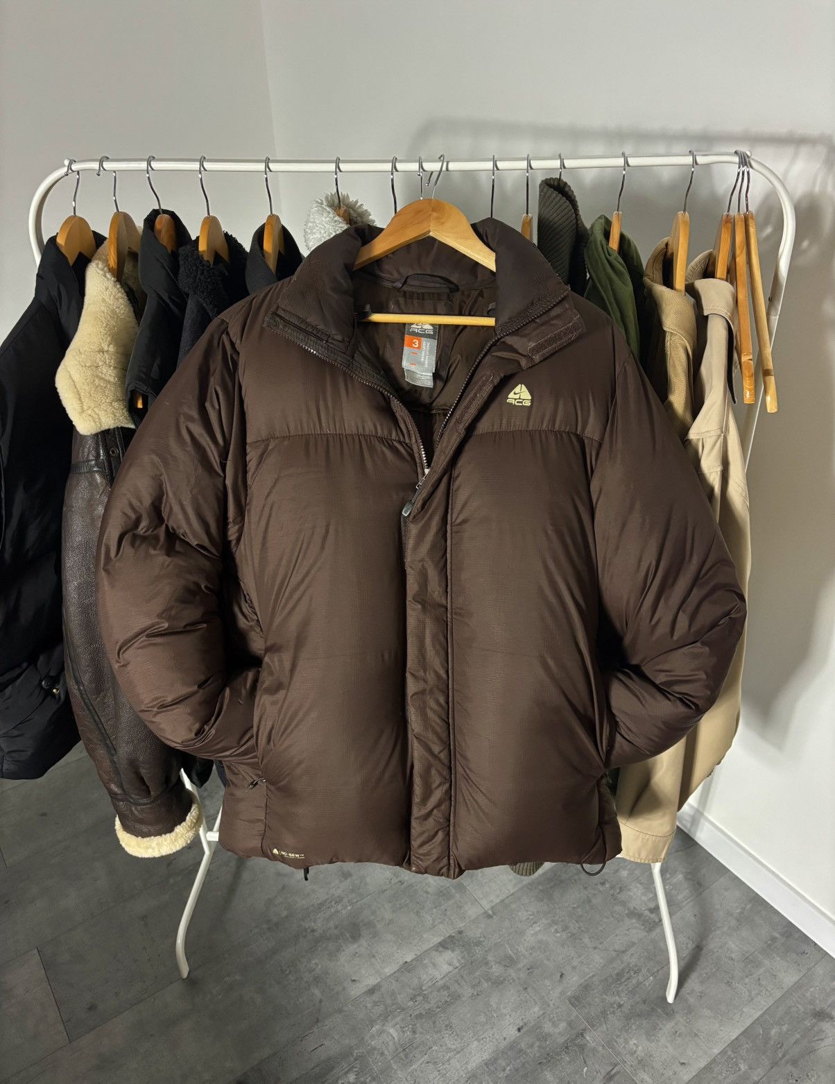 Nike ACG Vintage 2000’s Nike ACG No Sew Brown Puffer Jacket Size US L / EU 52-54 / 3 - 1 Thumbnail