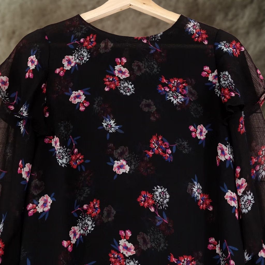 Express Express Basic Black Floral Chiffon Sheer Blouse S Womens Regular Size S / US 4 / IT 40 - 1 Thumbnail