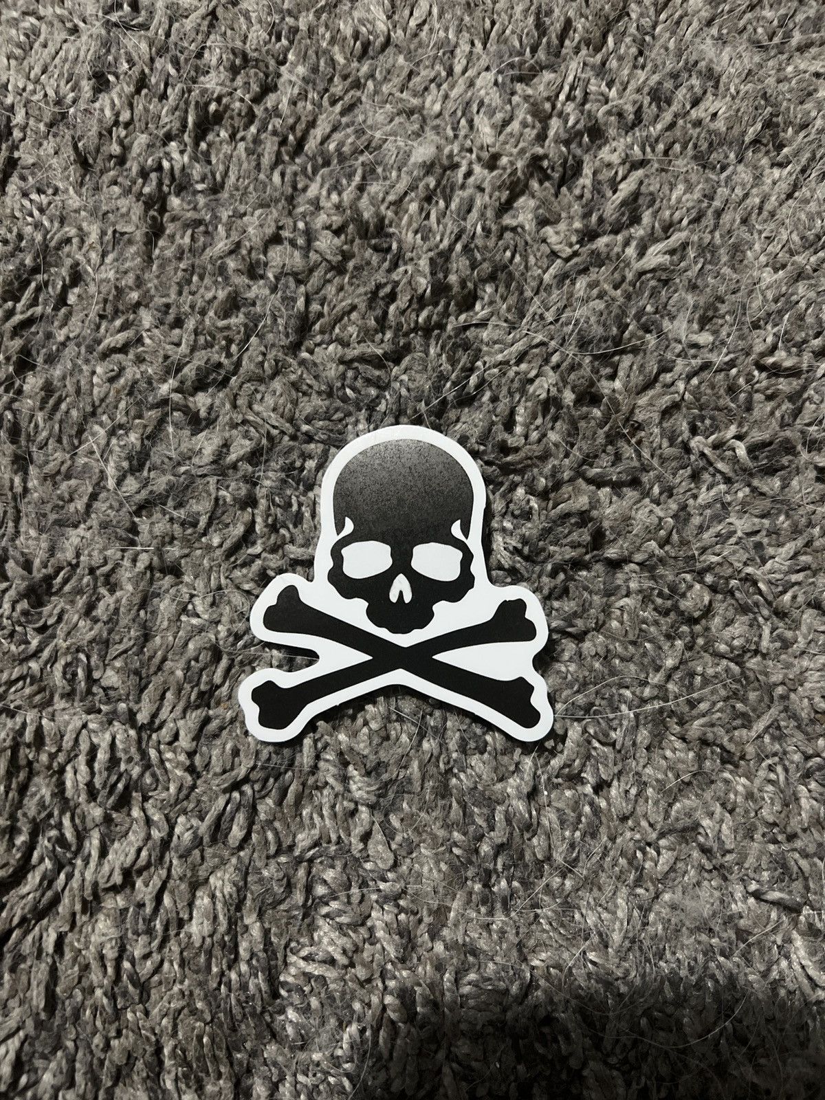 Hypebeast Skull And Crossbones Sticker Size ONE SIZE - 1 Thumbnail
