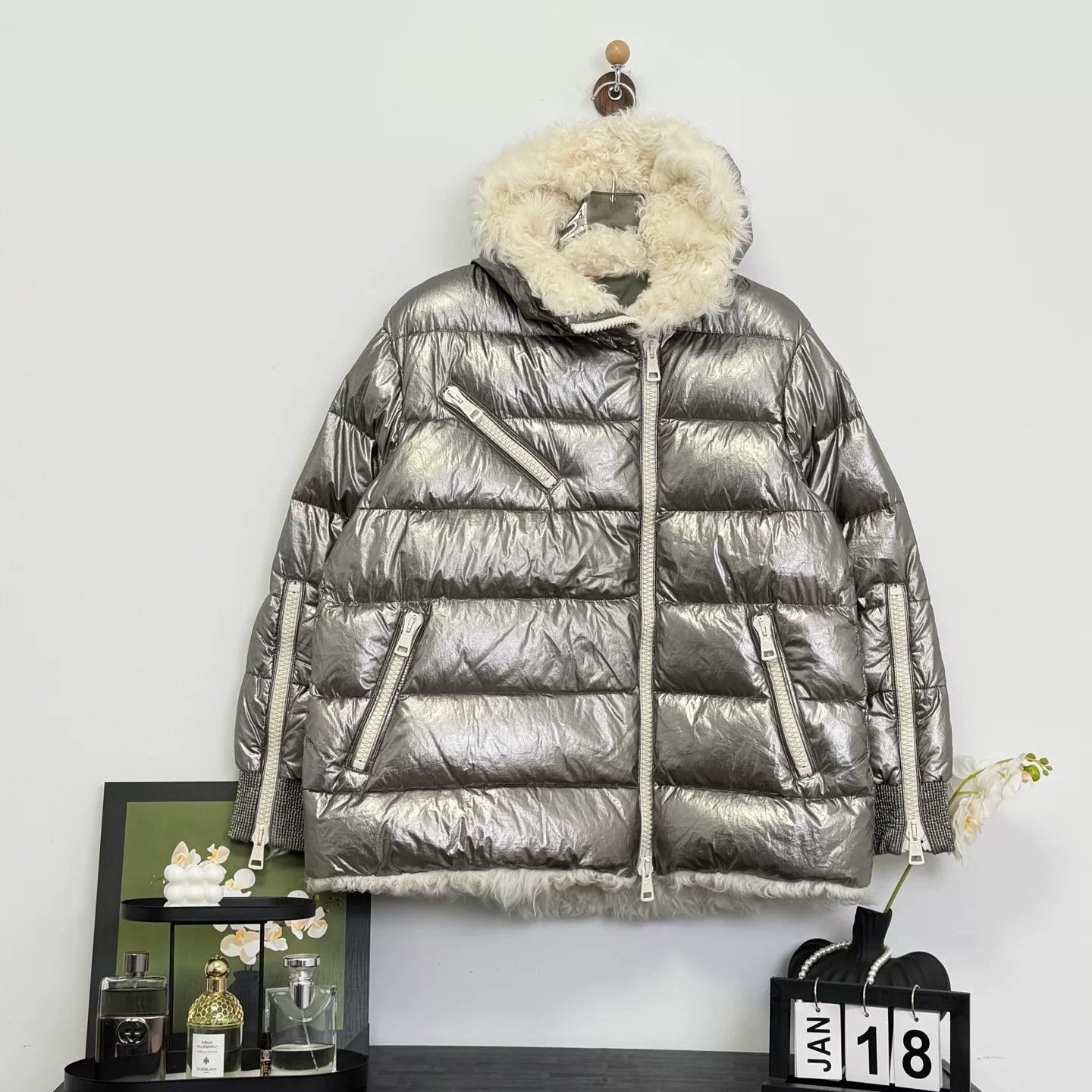 Moncler Silver Moncler Logo Puffer Jacket Size M / US 6-8 / IT 42-44 - 1 Thumbnail