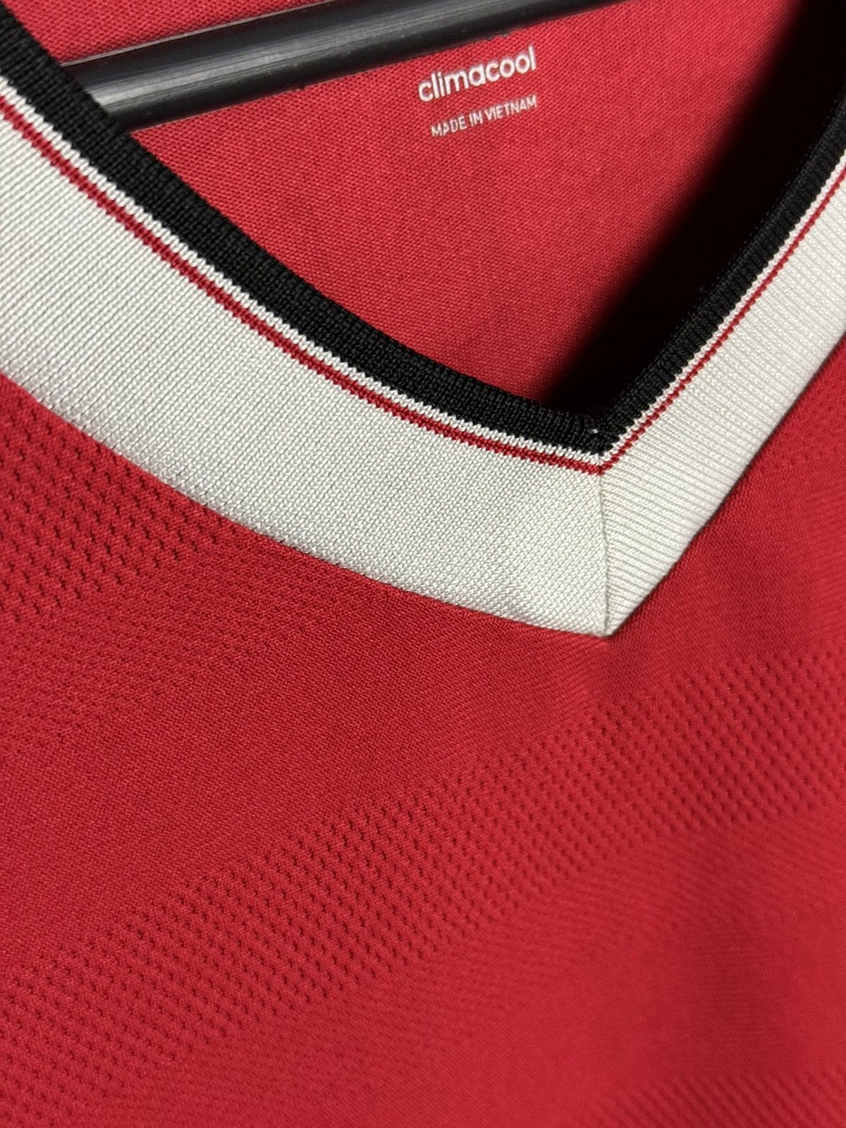 Adidas Manchester United 15/16 Home Schneiderlin Football Jersey Size US L / EU 52-54 / 3 - 7 Thumbnail