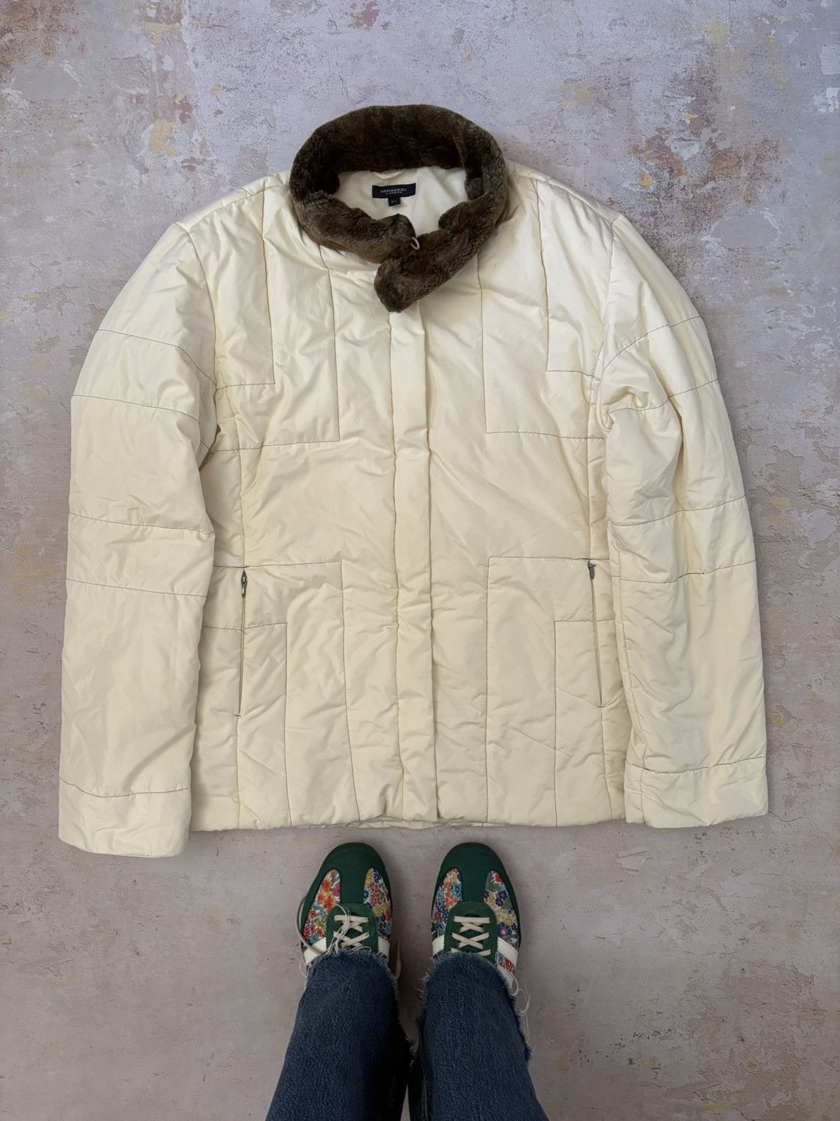 Burberry Burberry made in englad luxury mobwife fur collar jacket Size XL / US 12-14 / IT 48-50 - 1 Thumbnail