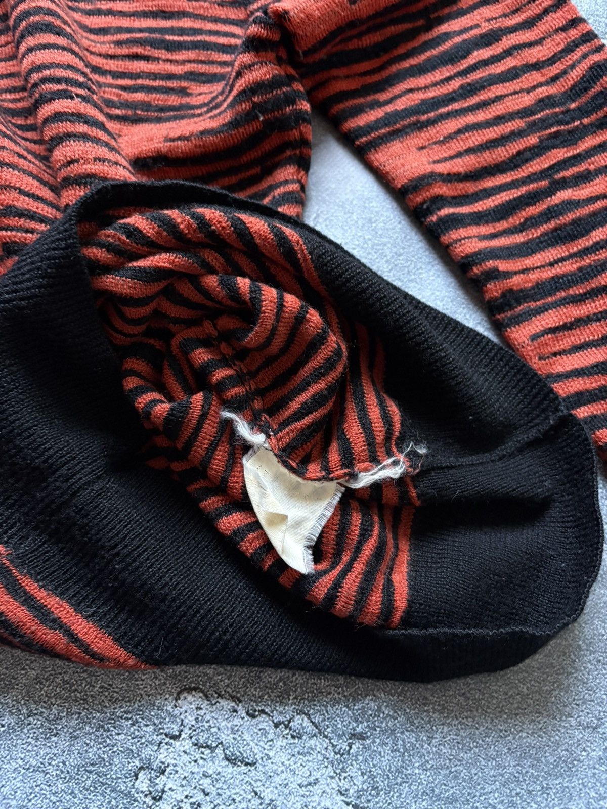 Versus Versace Vintage 90s Versus Versace Tiger Striped Turtleneck Sweater Size M / US 6-8 / IT 42-44 - 7 Thumbnail
