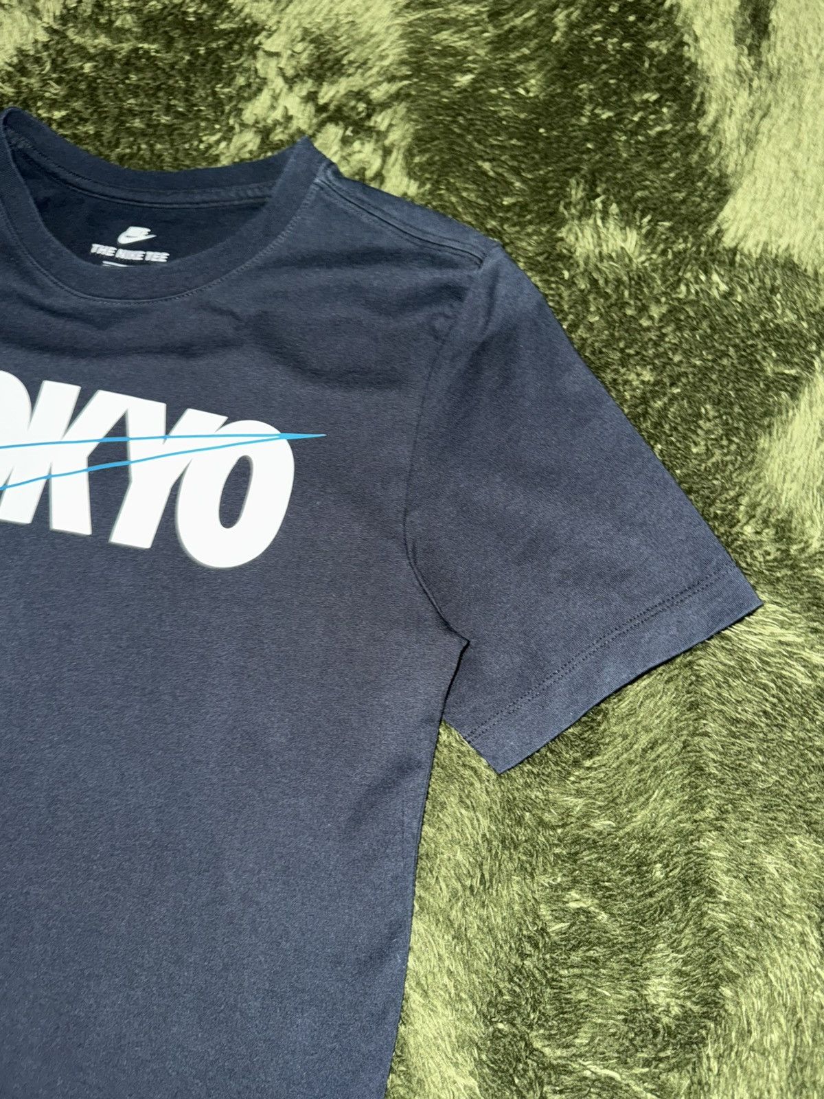 Nike [M] Nike Tokyo Textured Swoosh Logo T-Shirt Navy Size US M / EU 48-50 / 2 - 4 Thumbnail