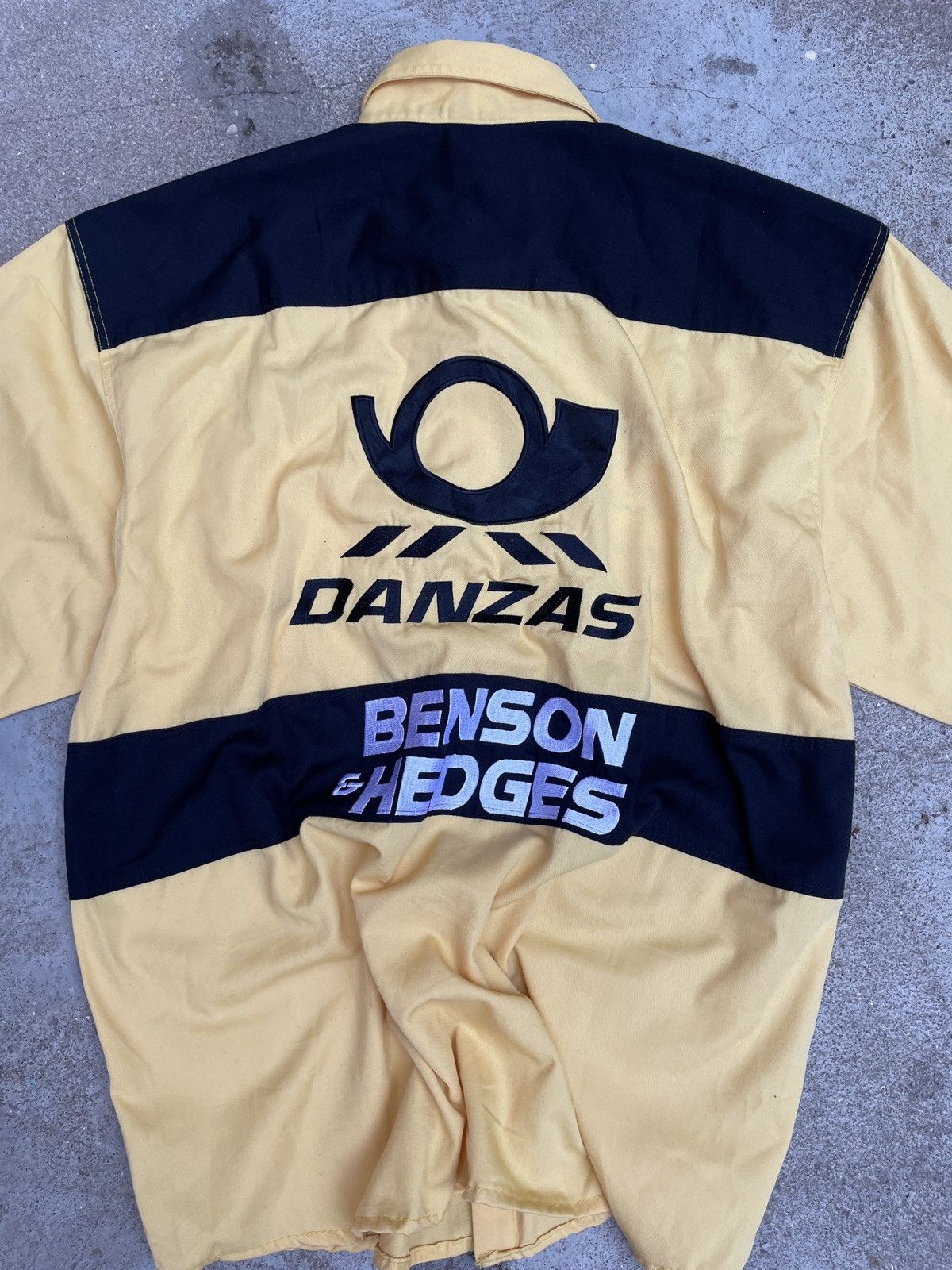 Vintage 2001 F1 jordan honda benson & headges team Size US M / EU 48-50 / 2 - 3 Thumbnail