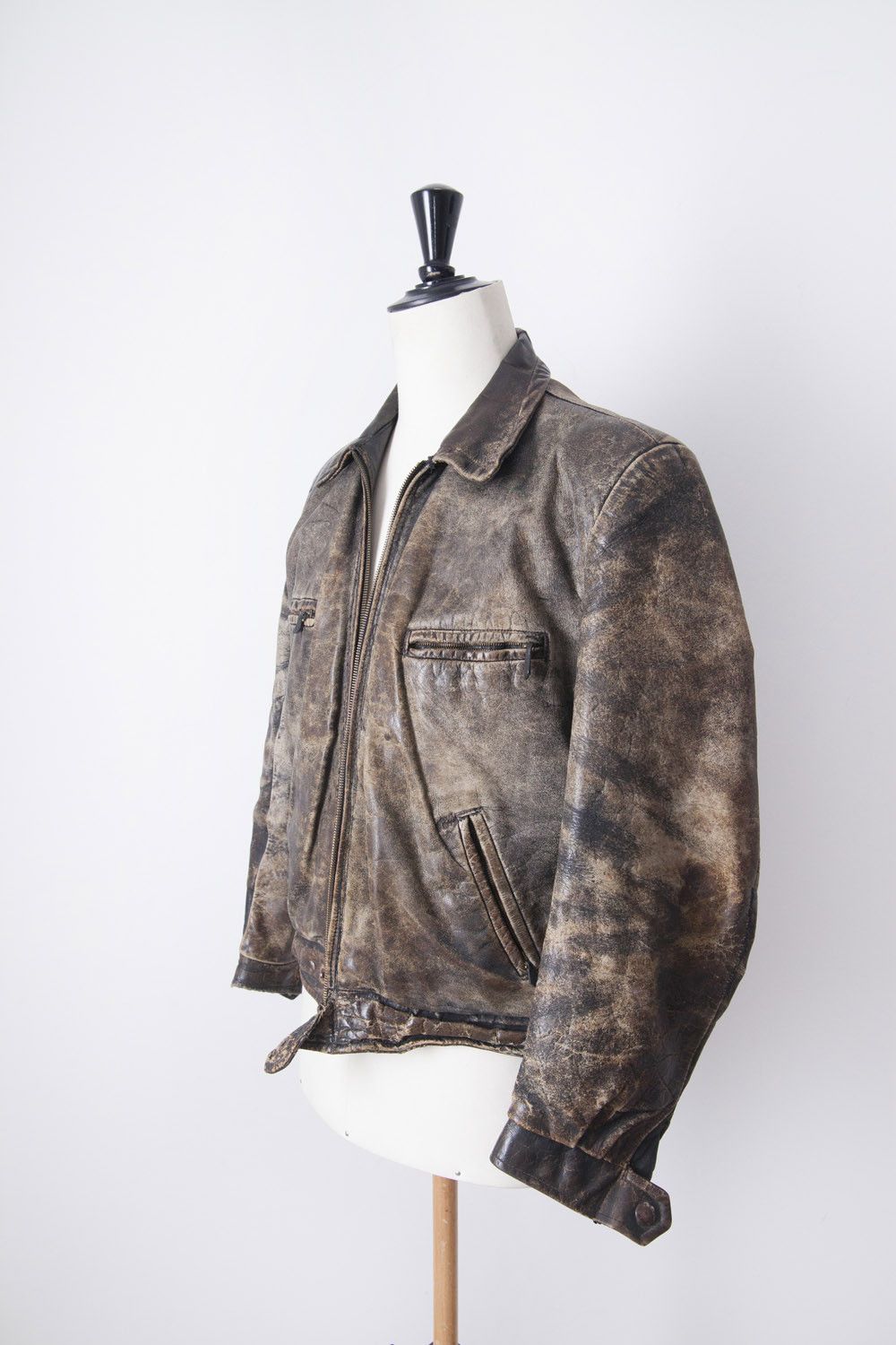 Vintage Vintage 1940's leather biker jacket Size US M / EU 48-50 / 2 - 3 Thumbnail