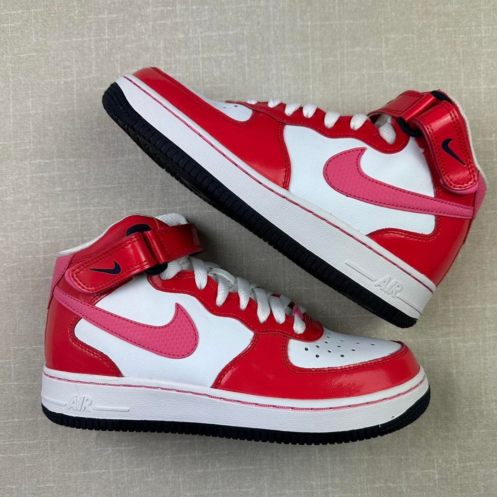Nike 2013 Nike Air Force 1 Mid “Valentines Day” Size US 7.5 / IT 37.5 - 2 Thumbnail