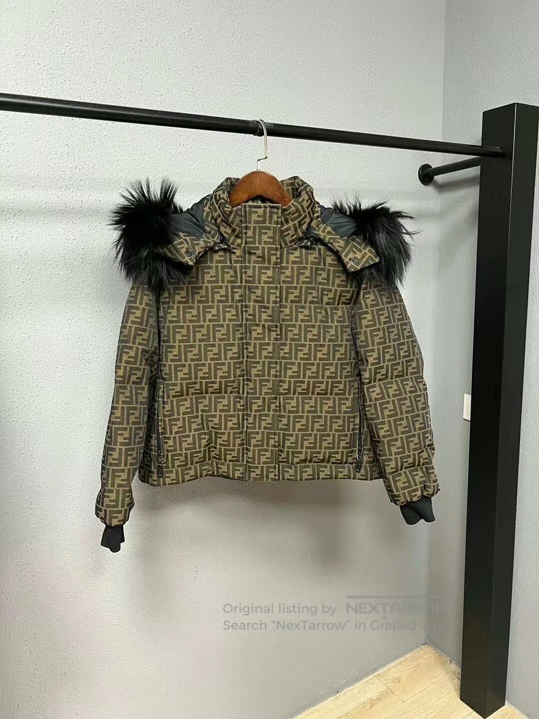 Fendi Fendi Fur-Collar Printed Down Jacket. Size S / US 4 / IT 40 - 1 Thumbnail