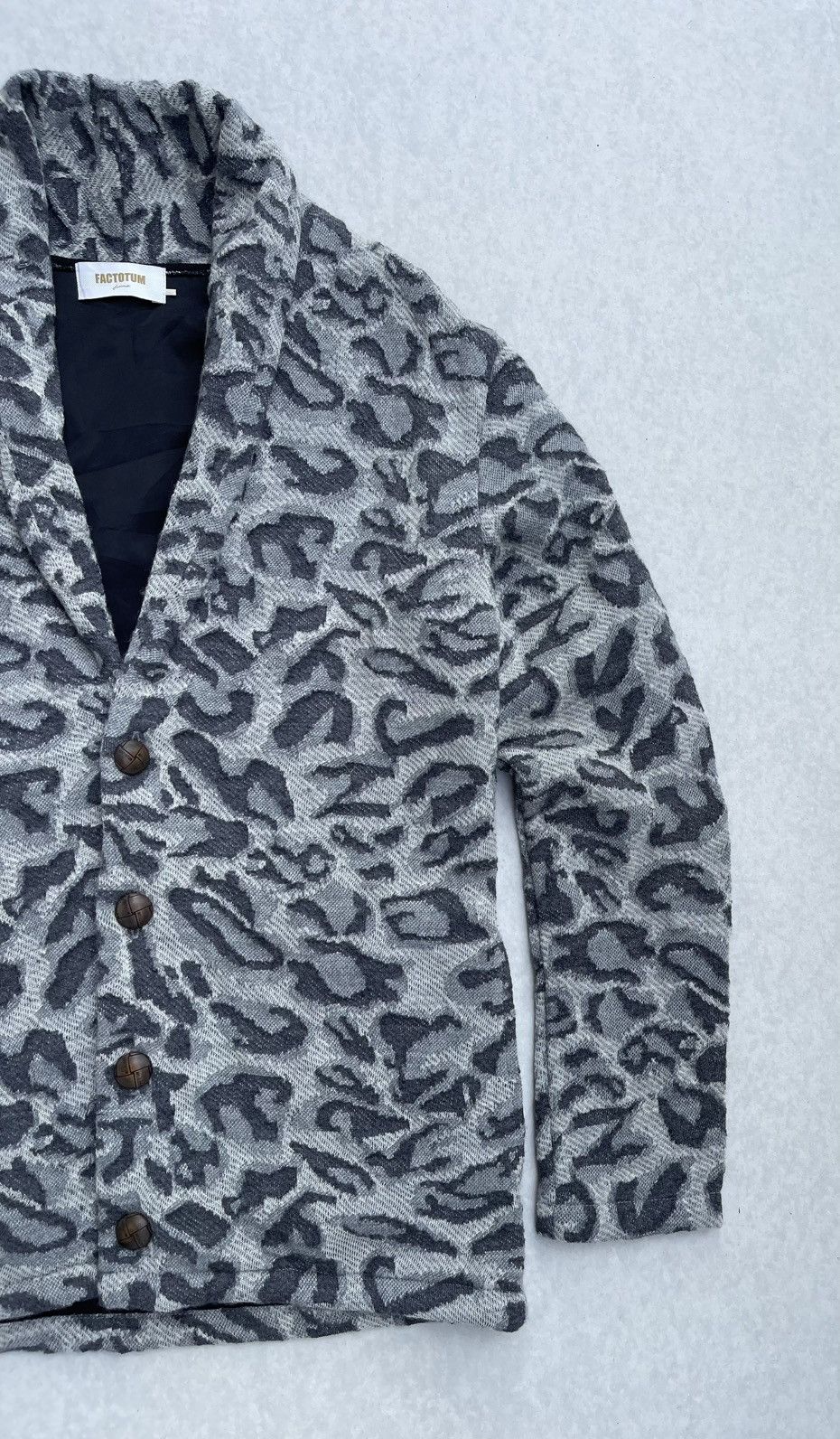 Designer × FACTOTUM × Japanese Brand 🔥RARE🔥 FACTOTUM JAPAN WOOL CHEETAH STYLE CARDIGAN Size US S / EU 44-46 / 1 - 7 Thumbnail