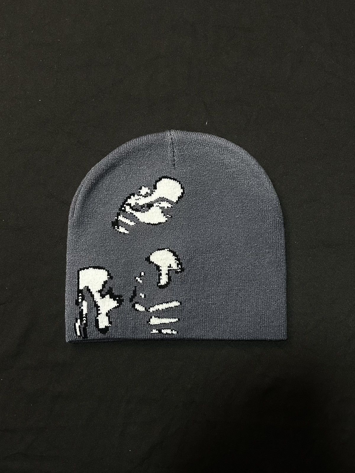 Japanese Brand Rare Woman Sensual Graphic No Cuff Gray Skully Hat OS Size ONE SIZE - 1 Thumbnail