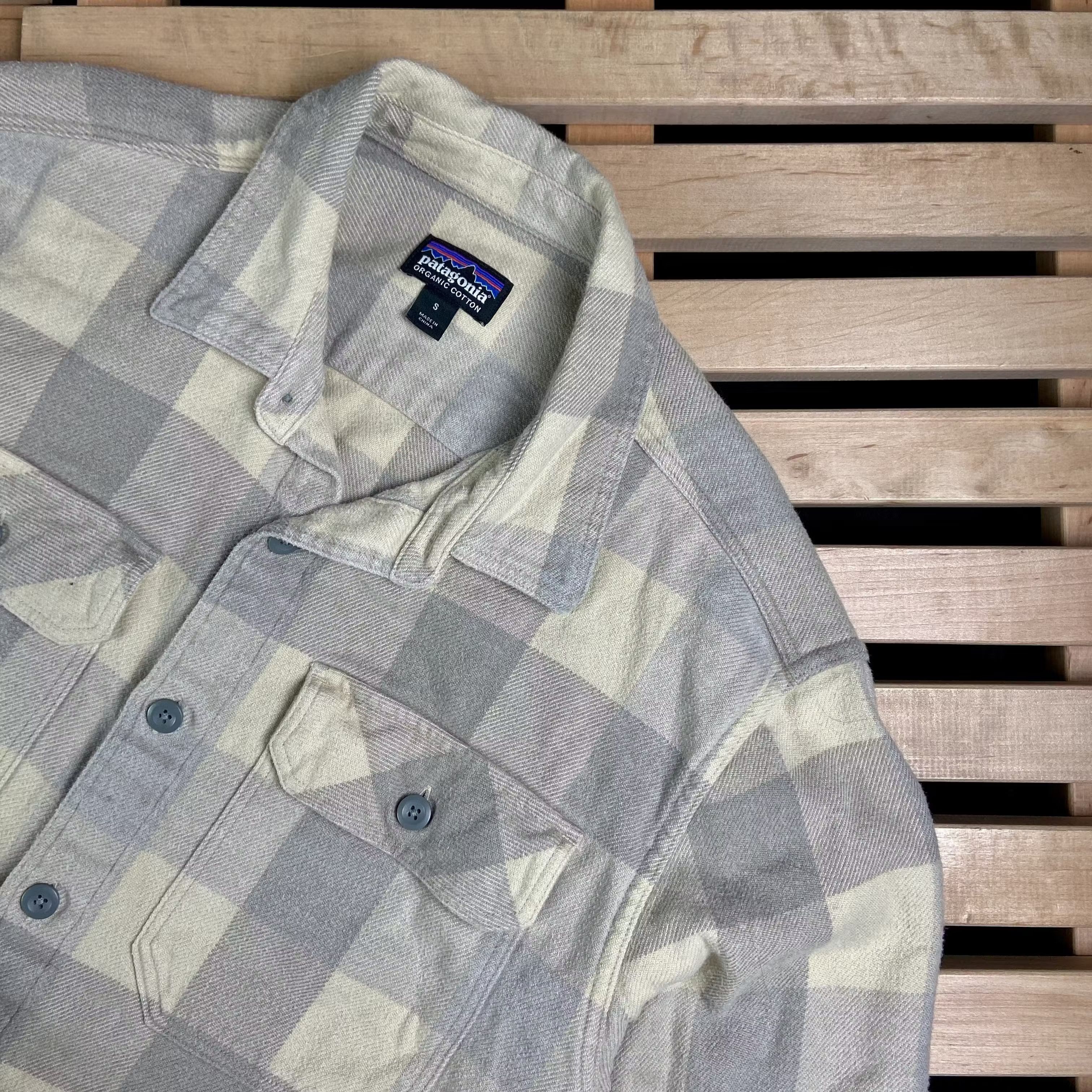 Patagonia Mens Shirt Long Sleeve Patagonia Size L Organic Cotton Size US L / EU 52-54 / 3 - 2 Thumbnail
