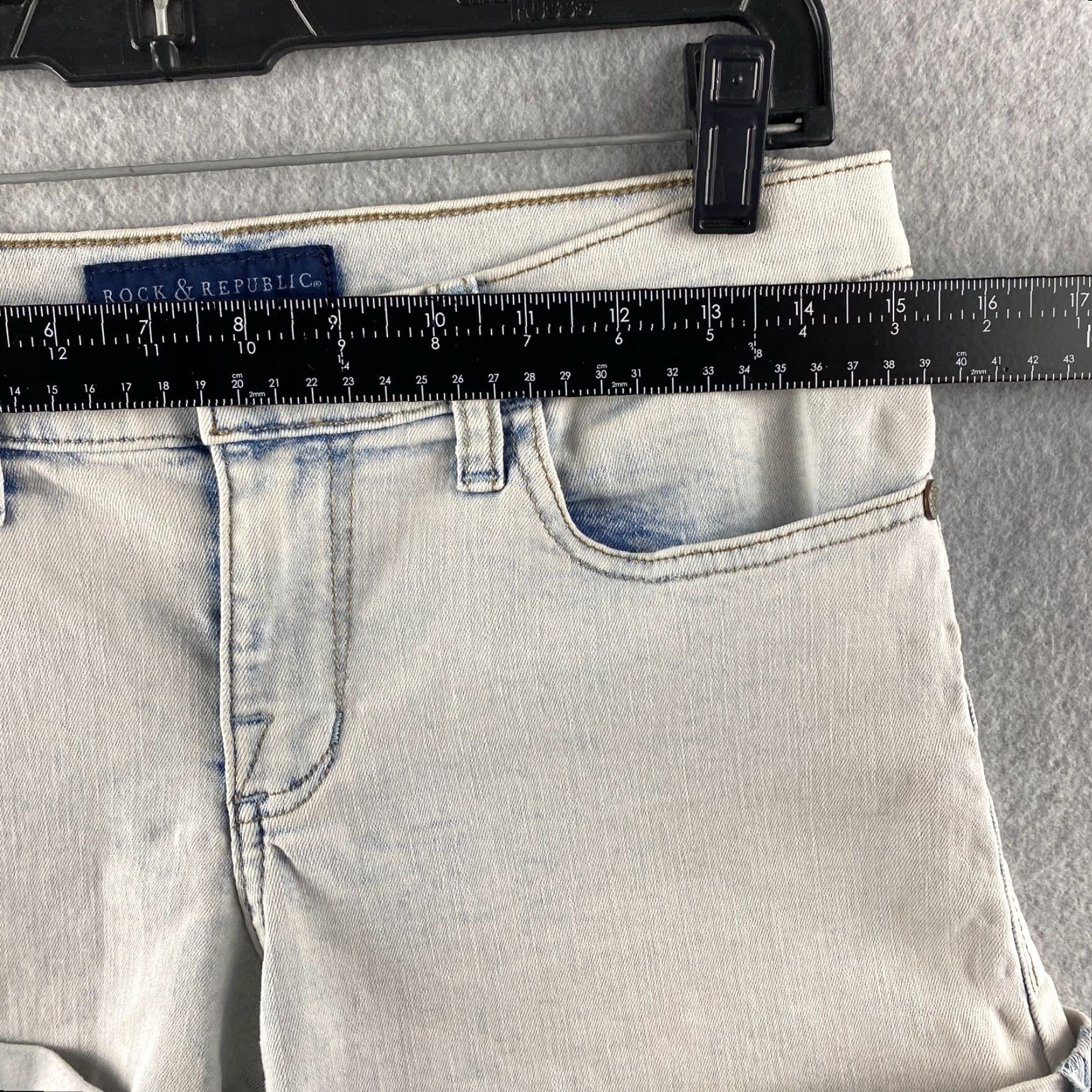 Vintage Rock Republic Jeans Shorts Womens 6 Light Acid Wash Stretch Casual Modern Pockets Logo Blue Adult Womens Size 28" / US 6 / IT 42 - 6 Thumbnail