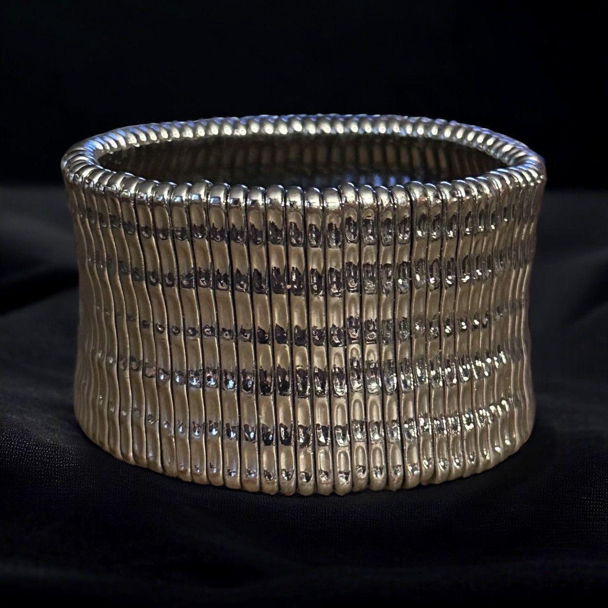 Other Wide silver tone bamboo bar stretch bracelet Size ONE SIZE - 1 Thumbnail