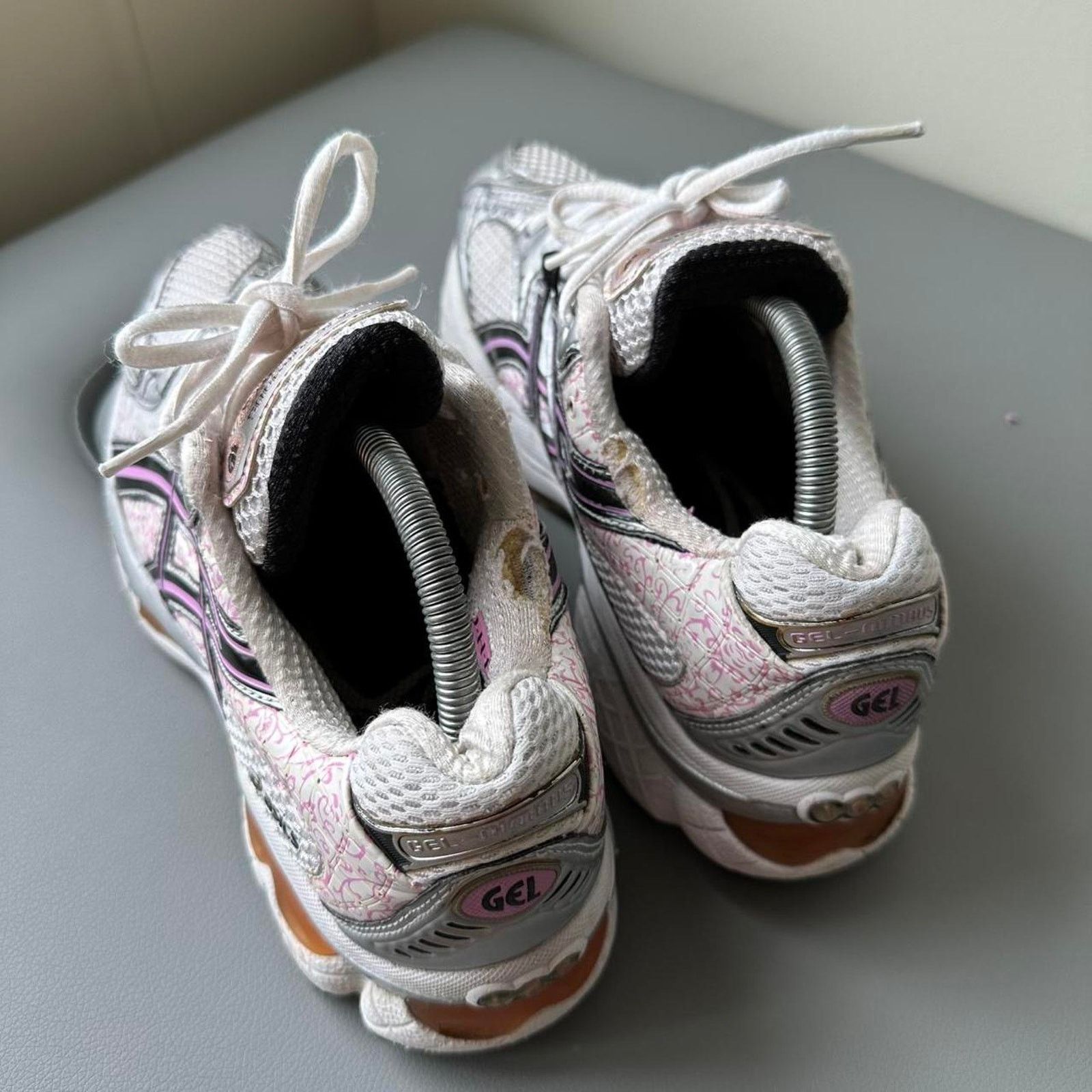 Asics Rare Vintage Pink Floral ASICS Gel Nimbus Athletic Shoes Size US 10 / IT 40 - 4 Thumbnail