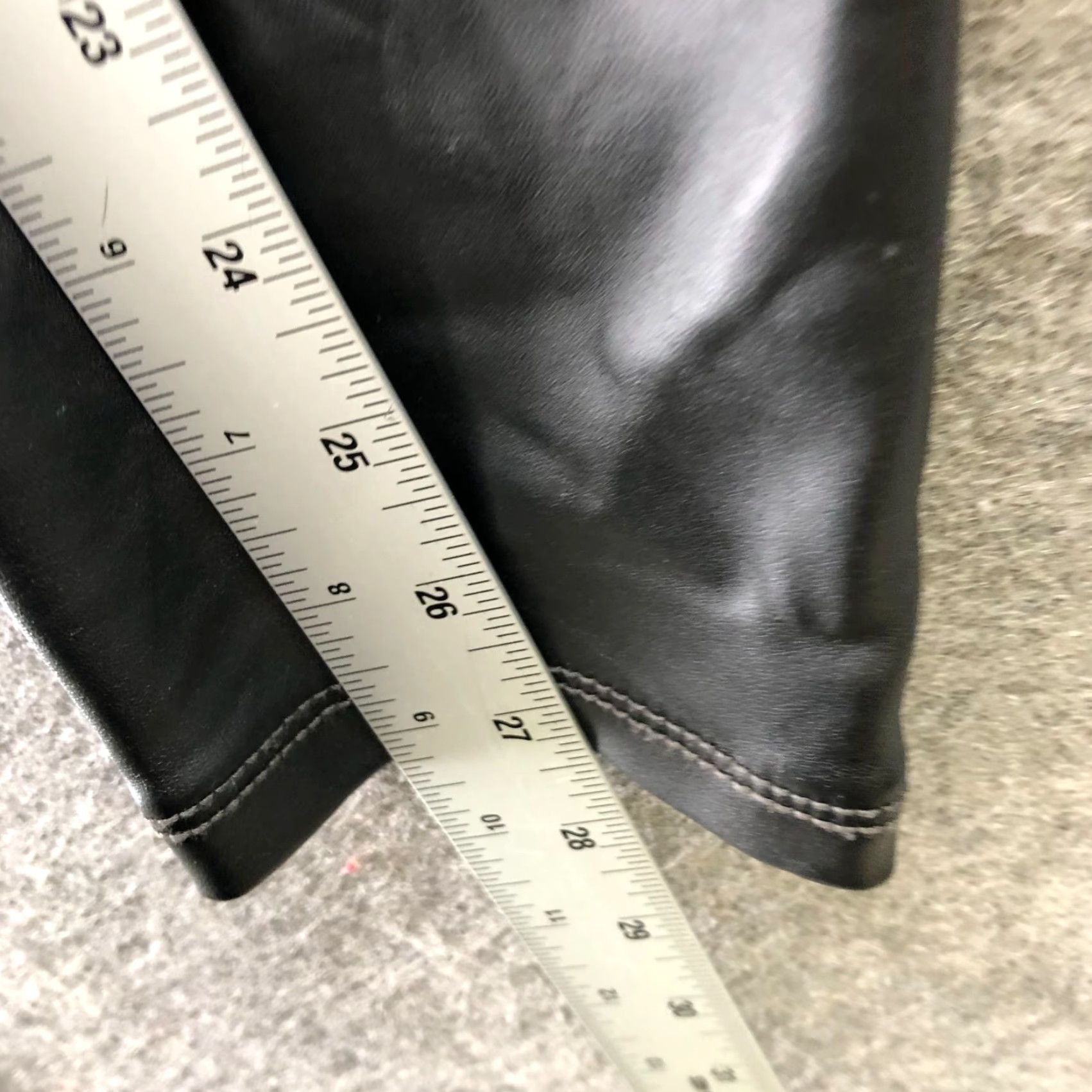 Loft LOFT Faux Leather Leggings Womens 10 Black Zip Closure High Rise Pant Leggings Womens 10 Black Zip Closure High Rise Loft Size 32" / US 10 / IT 46 - 7 Thumbnail