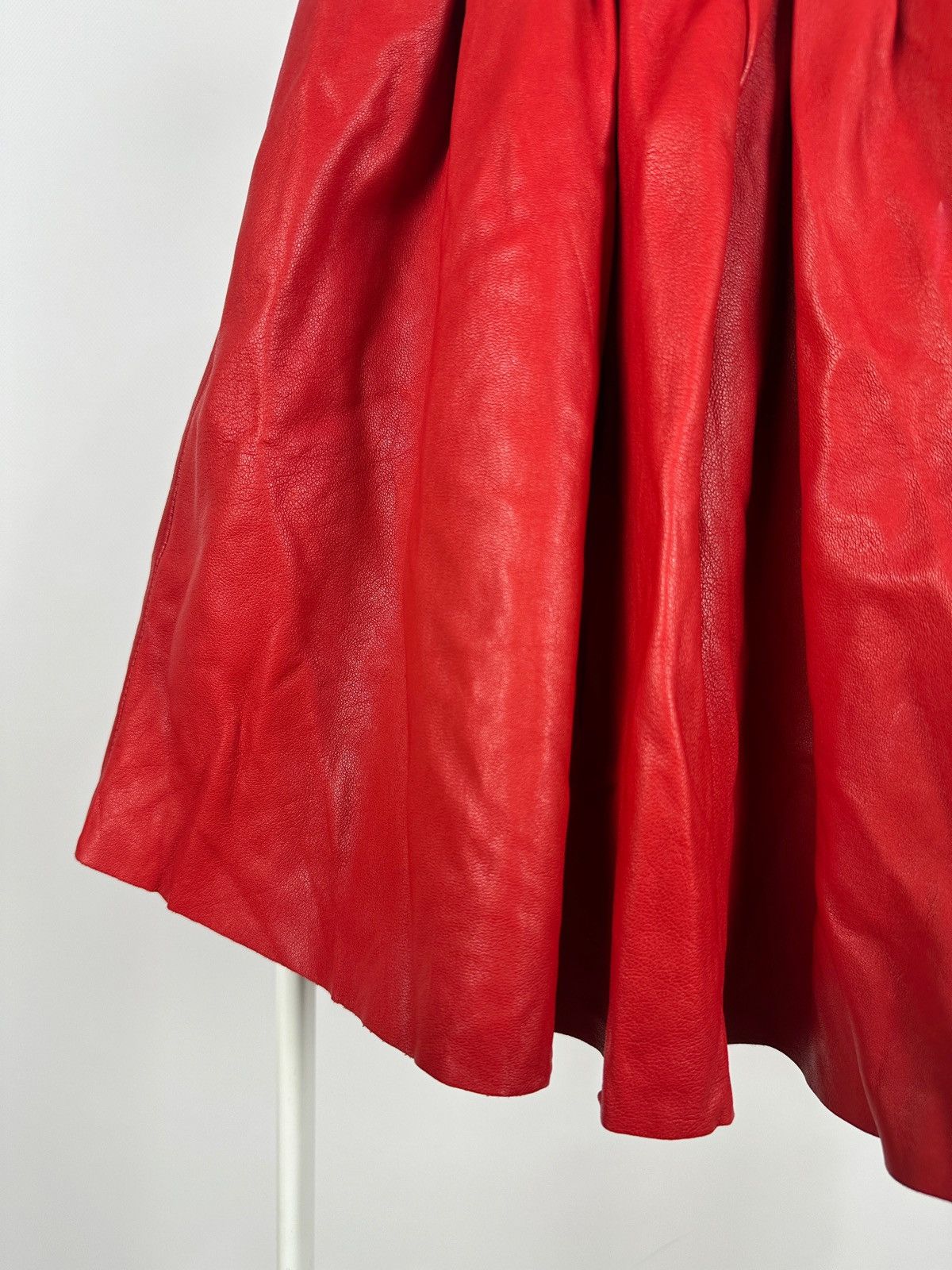 Miu Miu Miu Miu Red Leather Lambskin Mini Skirt Size 27" / US 4 / IT 40 - 7 Thumbnail