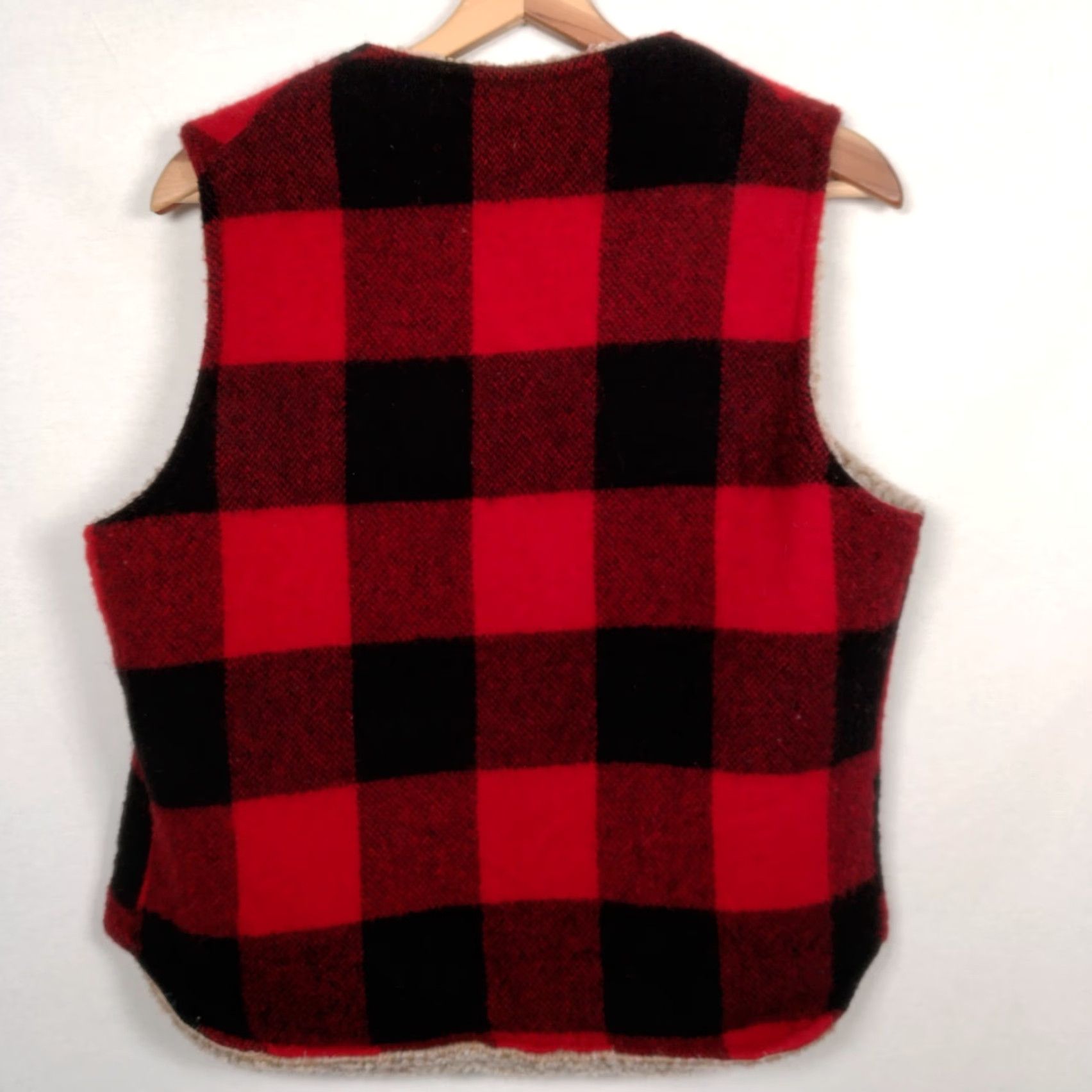 Vintage VINTAGE Woolrich Vest Medium Red Plaid Wool Blend Snap Sherpa Lined Work Mens M Buckaroo Outdoorsy Buffalo Plaid Theme Size US M / EU 48-50 / 2 - 2 Thumbnail